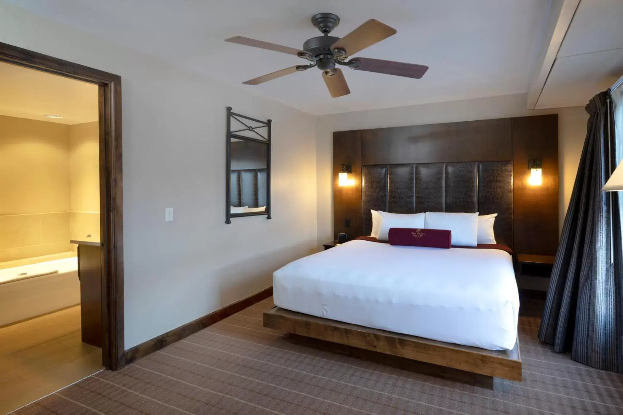 King Suite with Mountain View in The Peaks Resort and Spa King Suite with Mountain View in The Peaks Resort and Spa