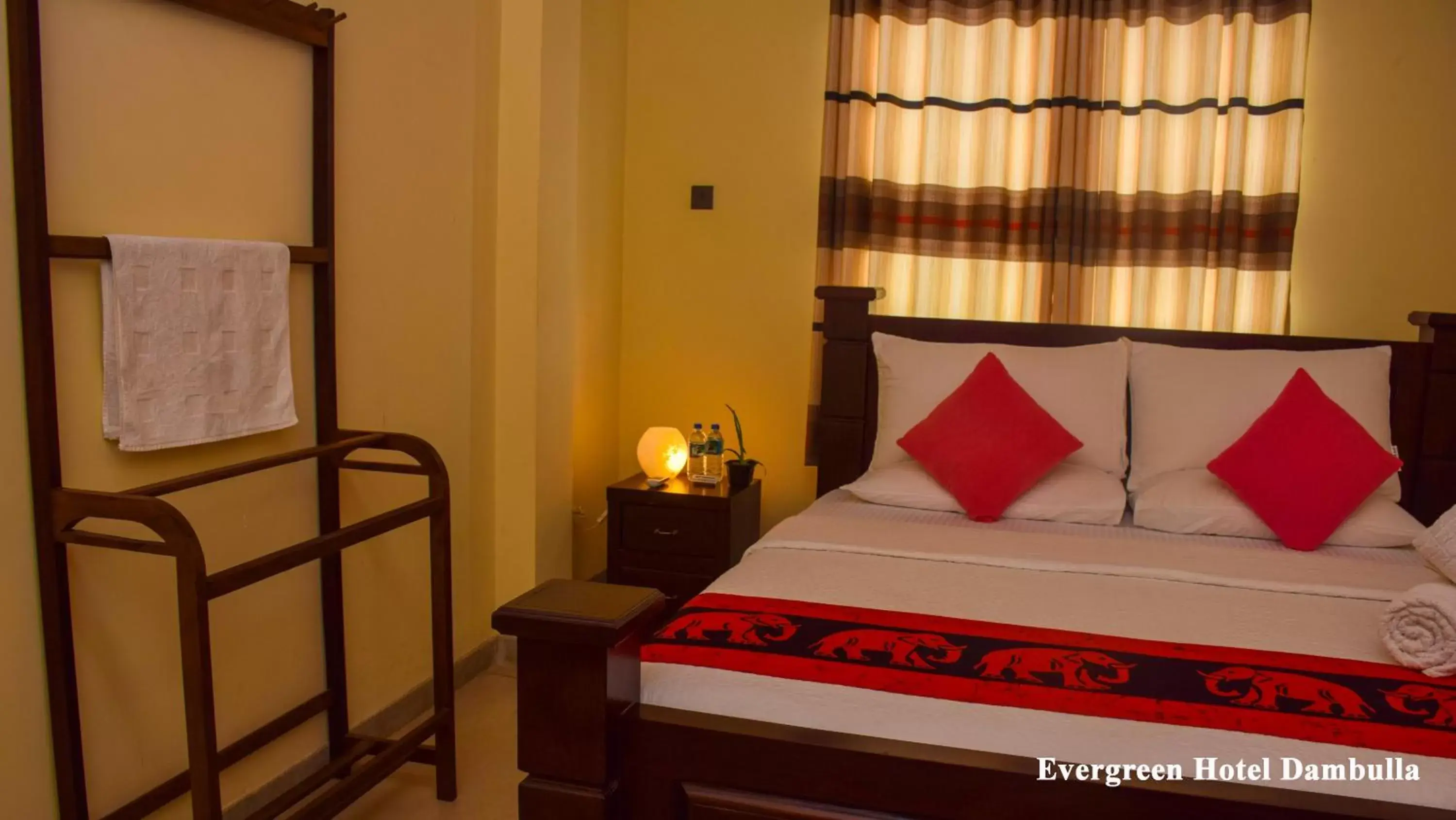Double Room with Private Bathroom - single occupancy in Evergreen Hotel Dambulla Double Room with Private Bathroom - single occupancy in Evergreen Hotel Dambulla