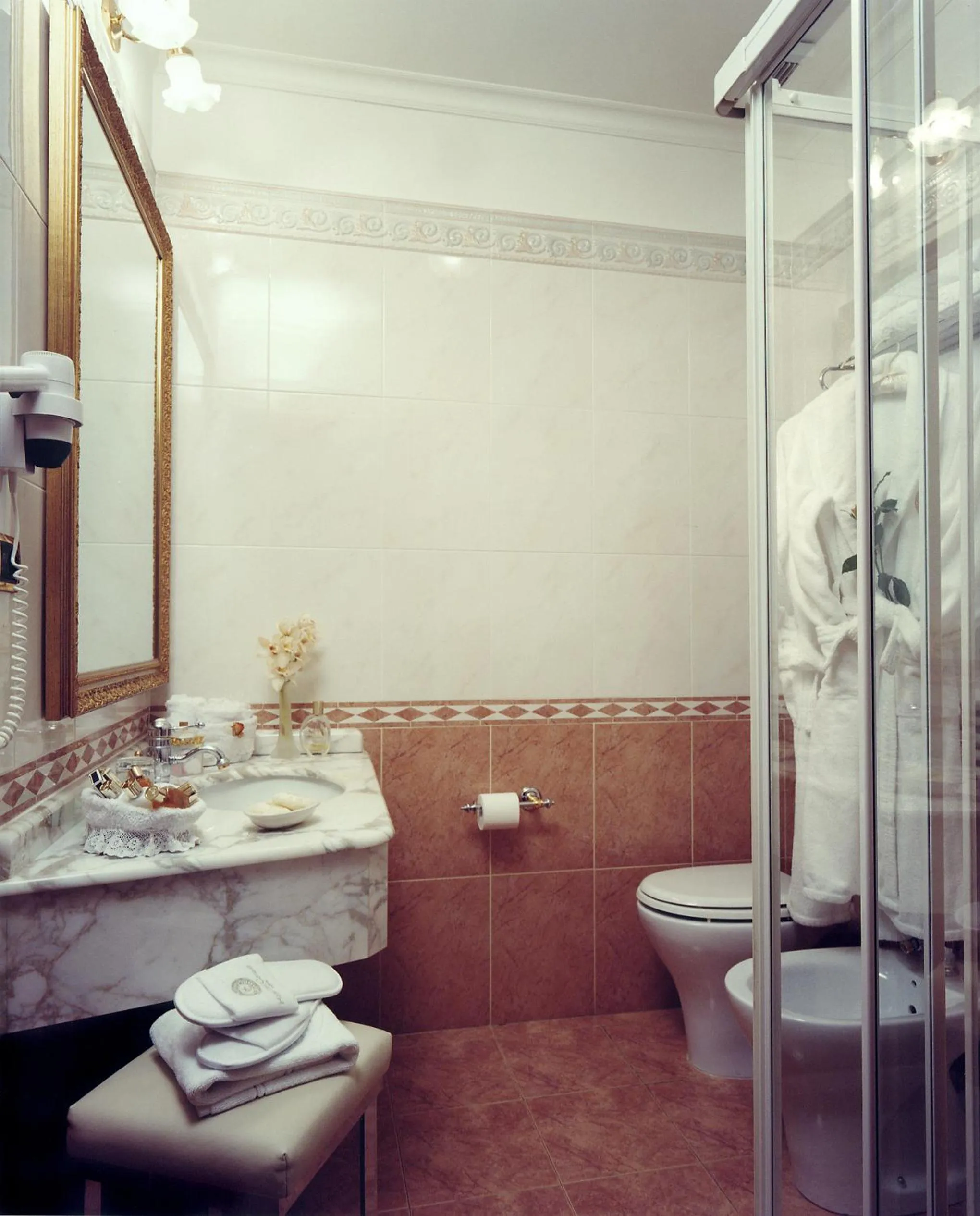 Bathroom in Hotel dei Consoli Vaticano