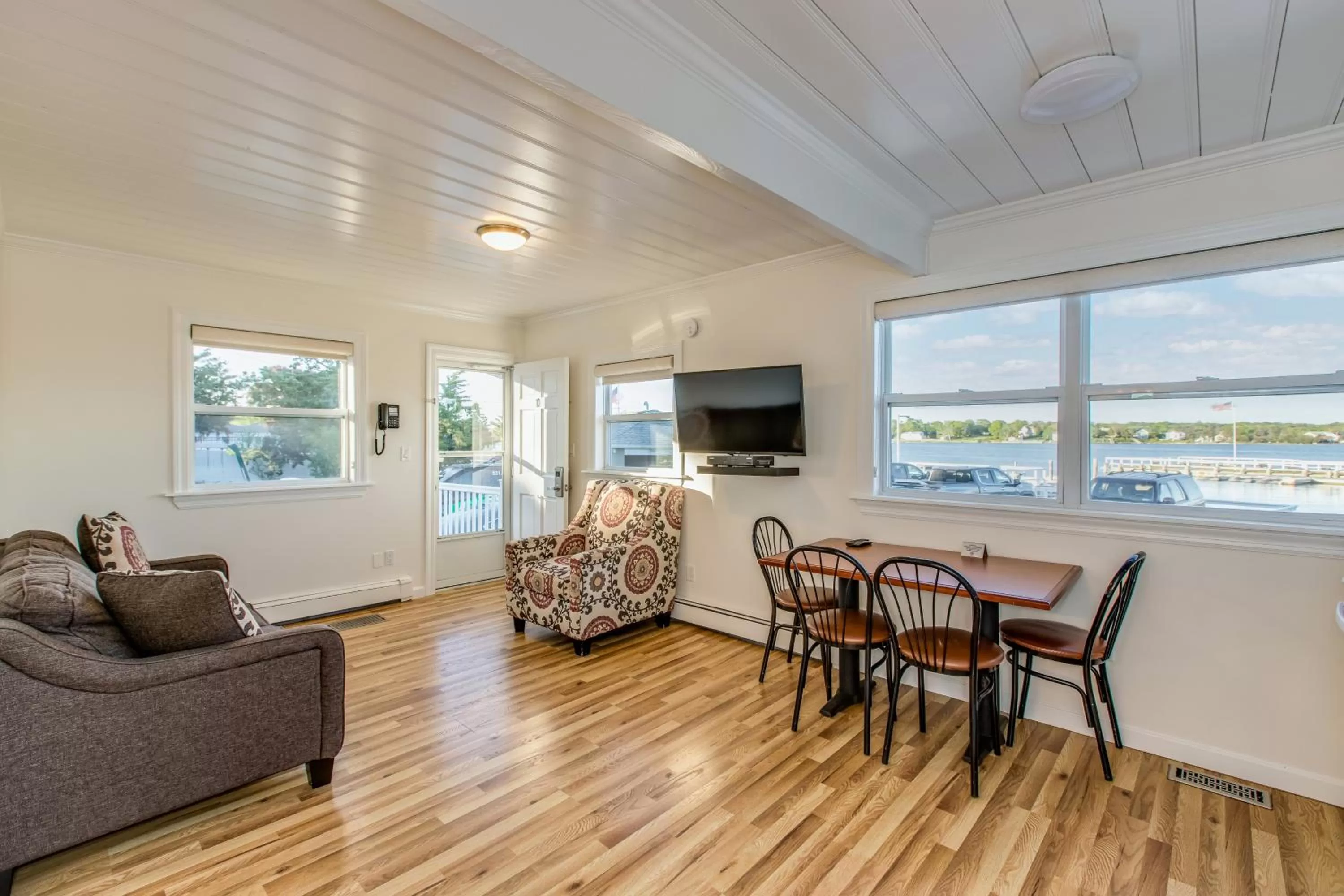 Colonial Shores Resort