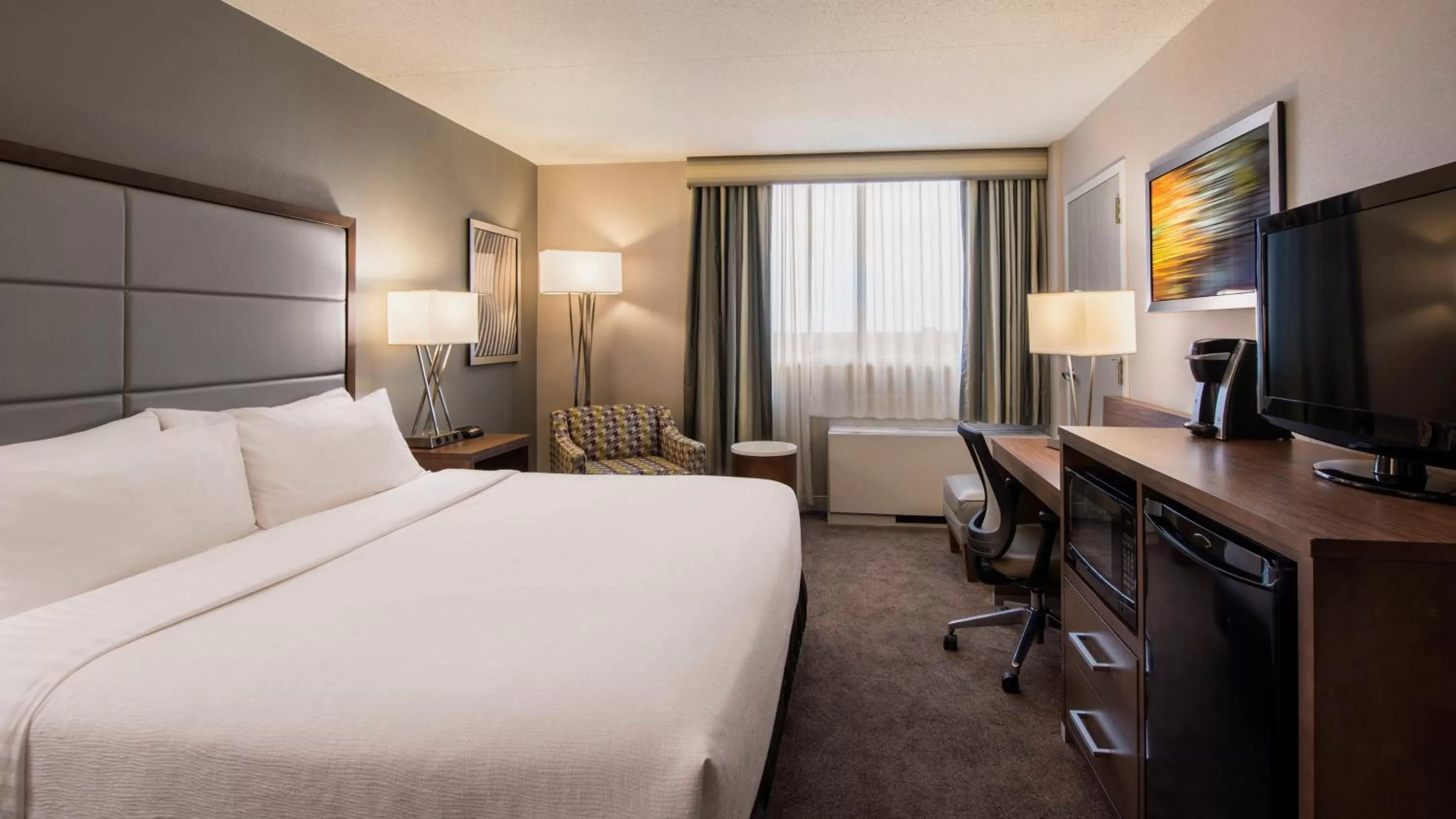 Executive King Room - Non-Smoking in Holiday Inn Winnipeg-South, an IHG Hotel