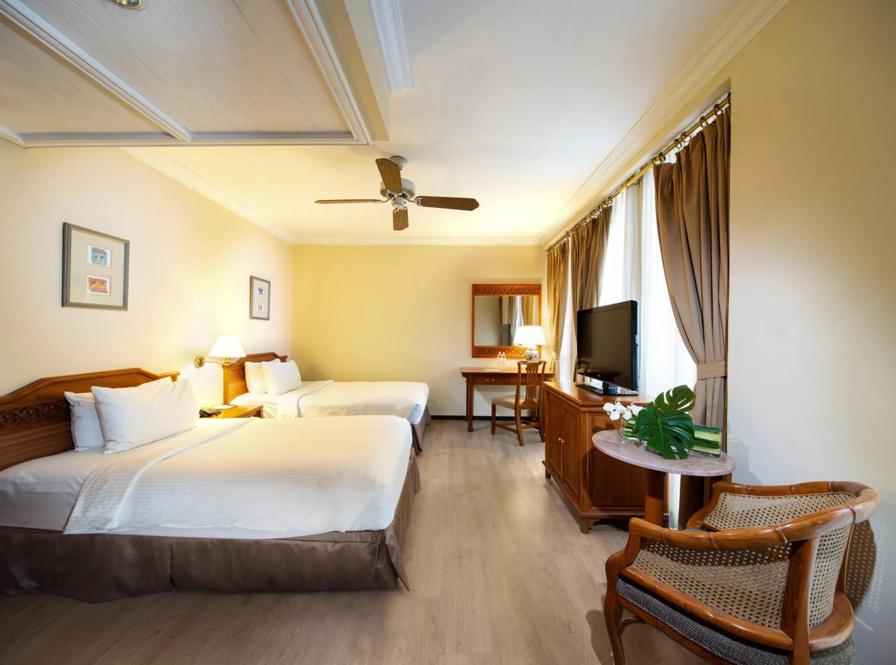 Photo of the whole room, Bed in Village Hotel Albert Court by Far East Hospitality