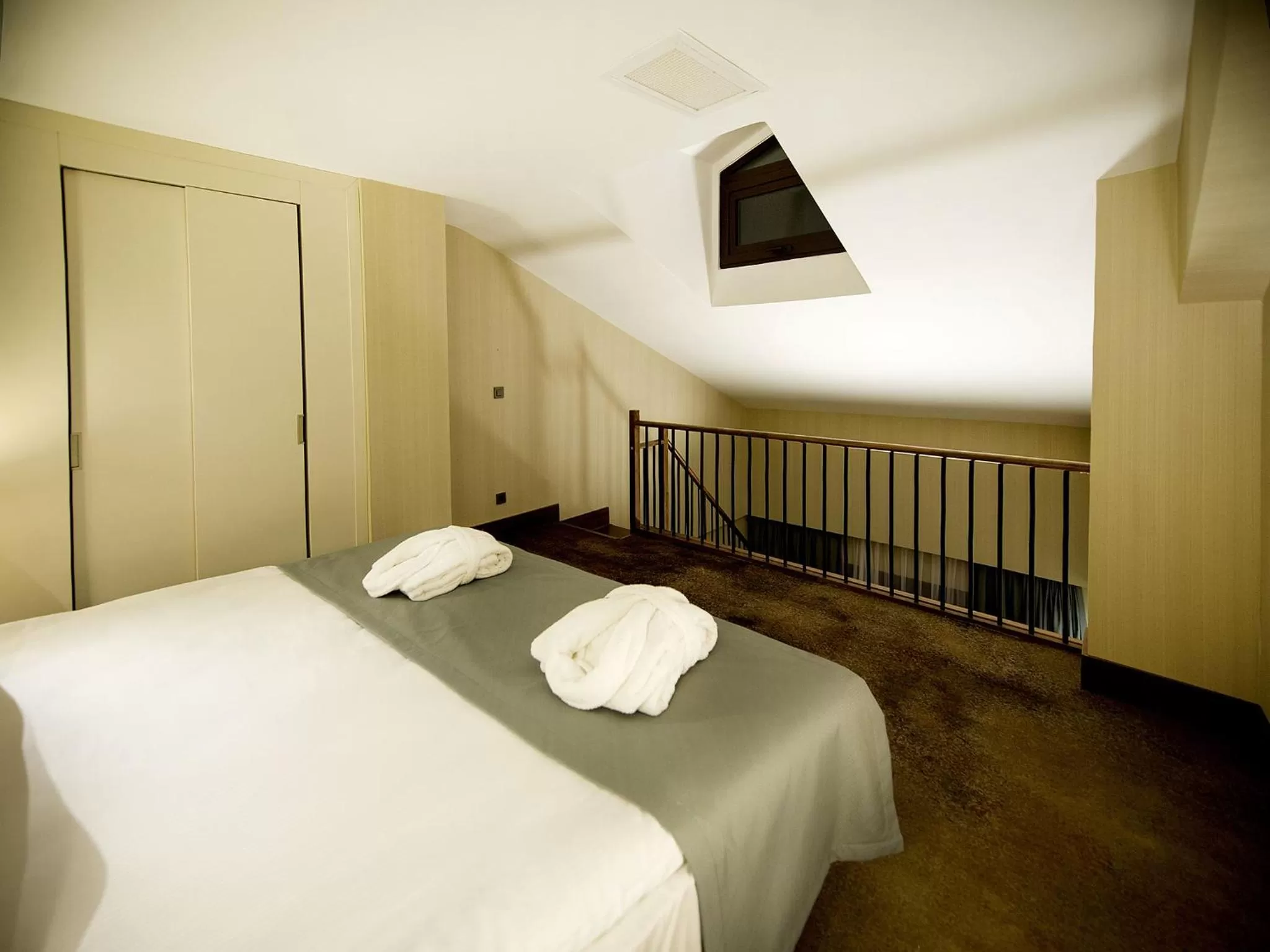 Photo of the whole room, Bed in Ramada by Wyndham Istanbul Florya