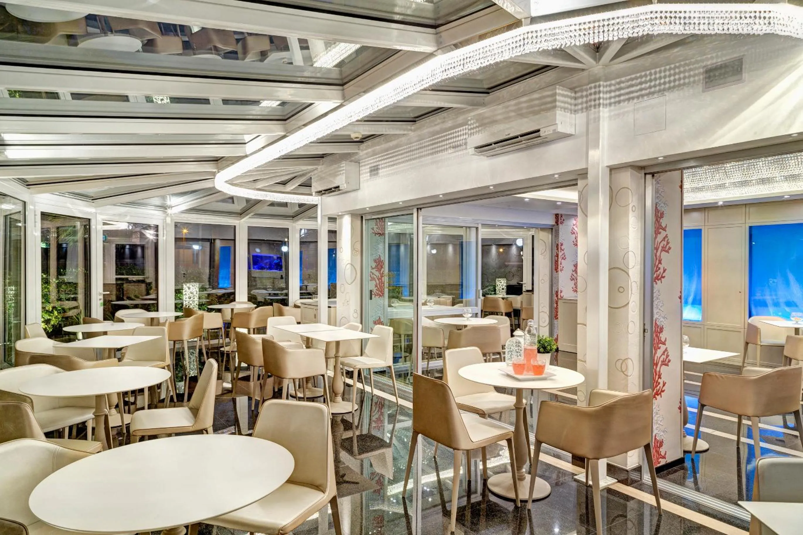 Restaurant/places to eat in Hotel Feldberg