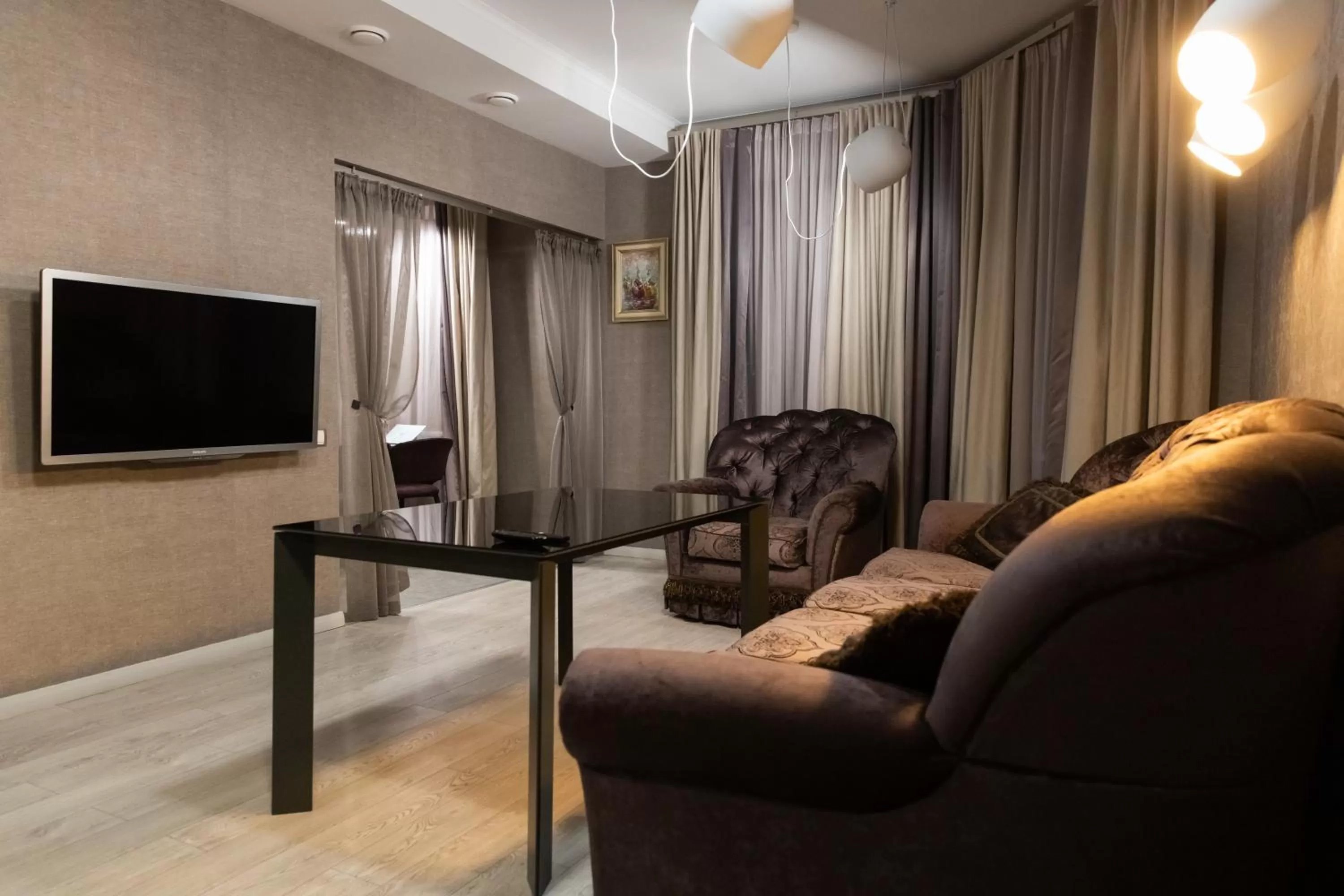 TV and multimedia, Seating Area in Hotel "Mandarin Clubhouse"