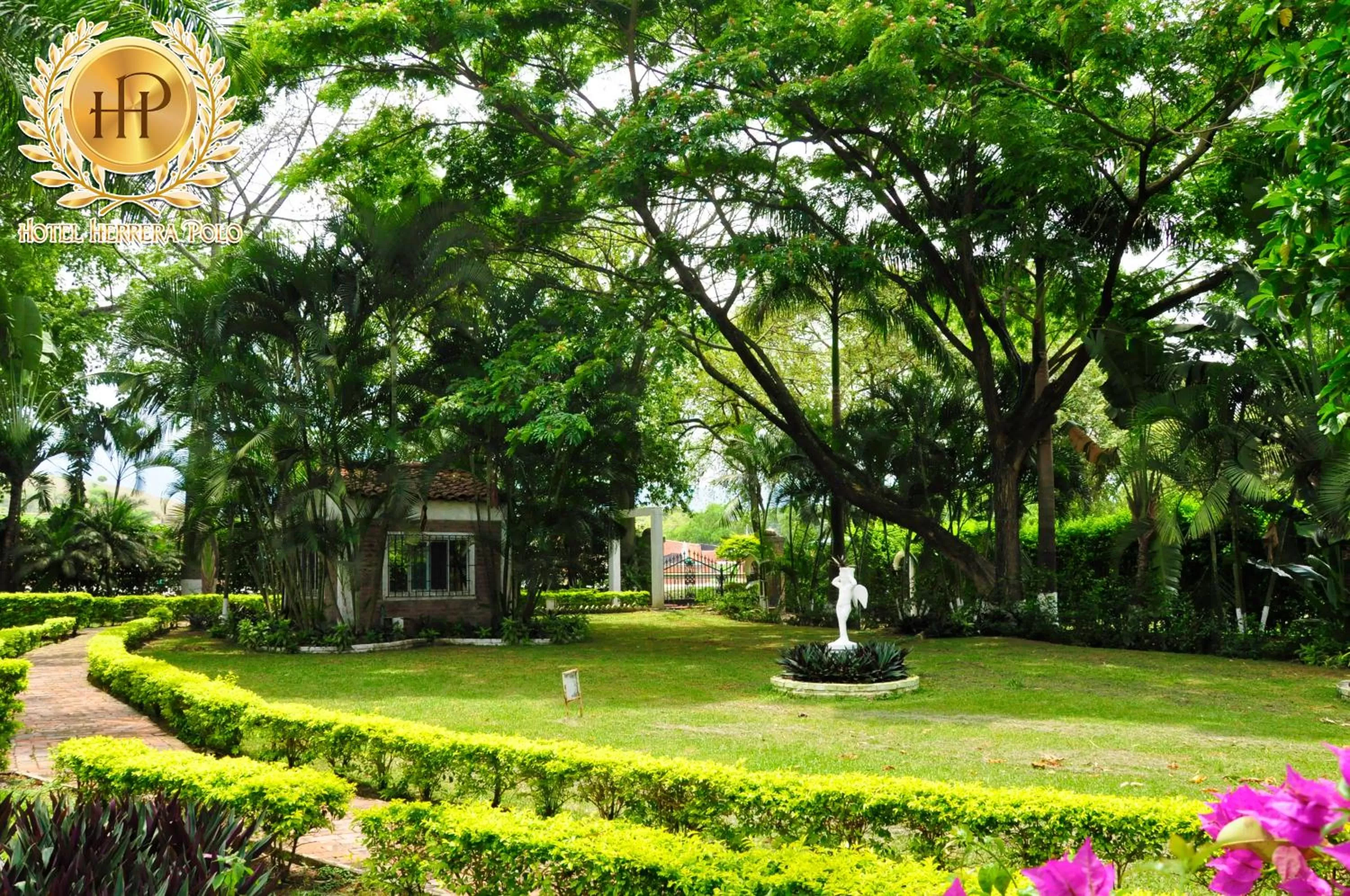 Restaurant/places to eat, Garden in Hotel Herrera Polo