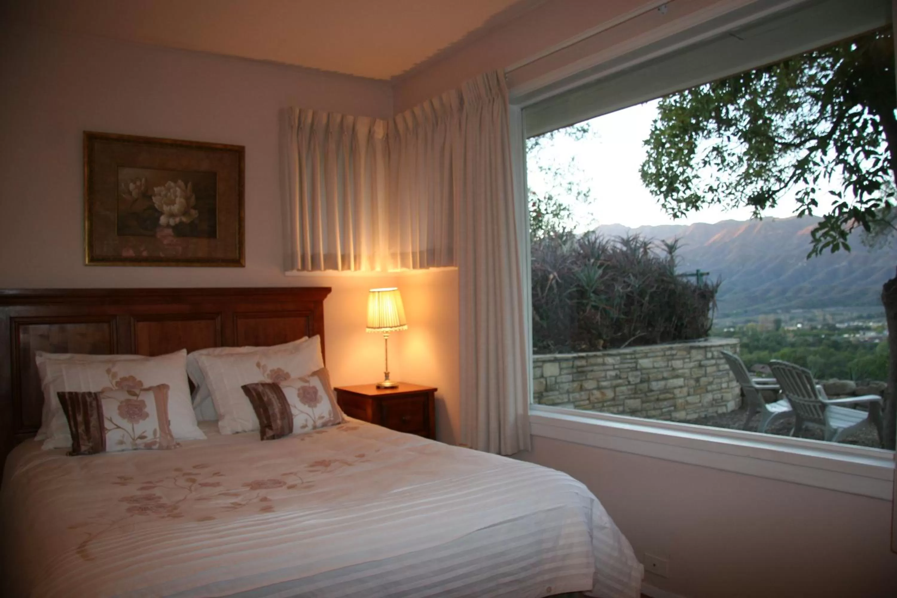Bedroom, Bed in Ojai Retreat & Inn