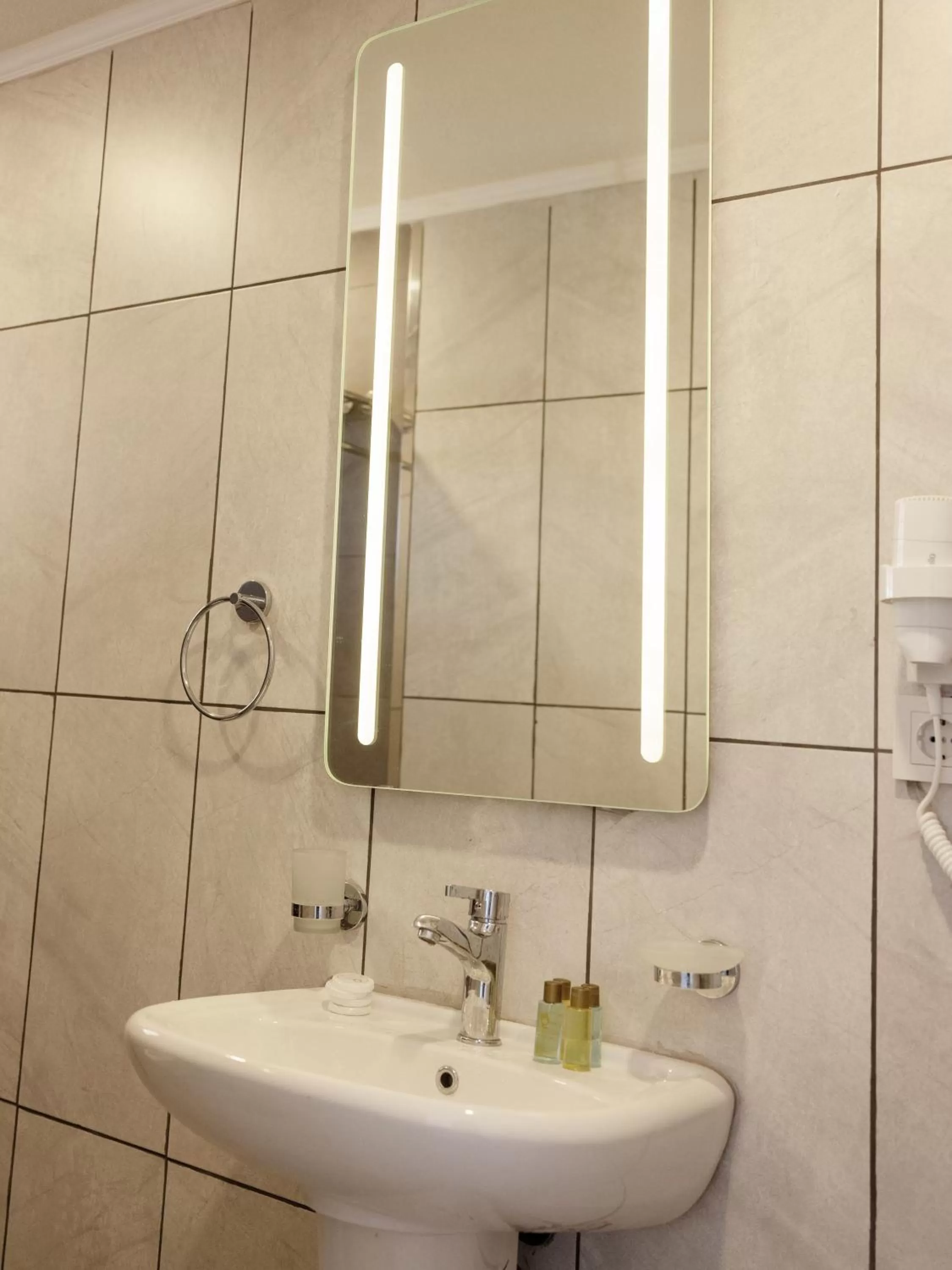 Shower in The Lola Hotel