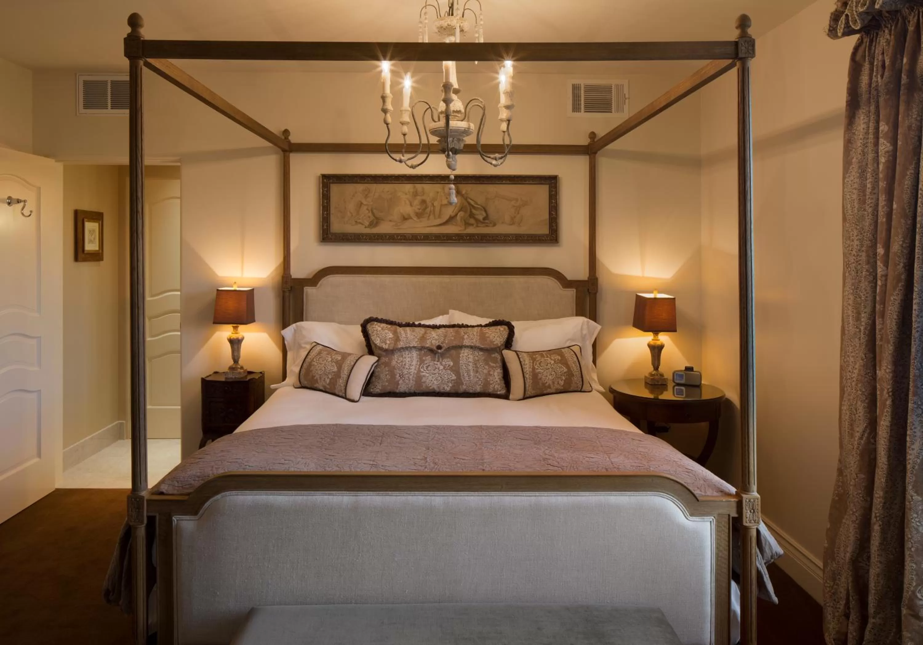 Bedroom, Bed in Enchante Boutique Hotel