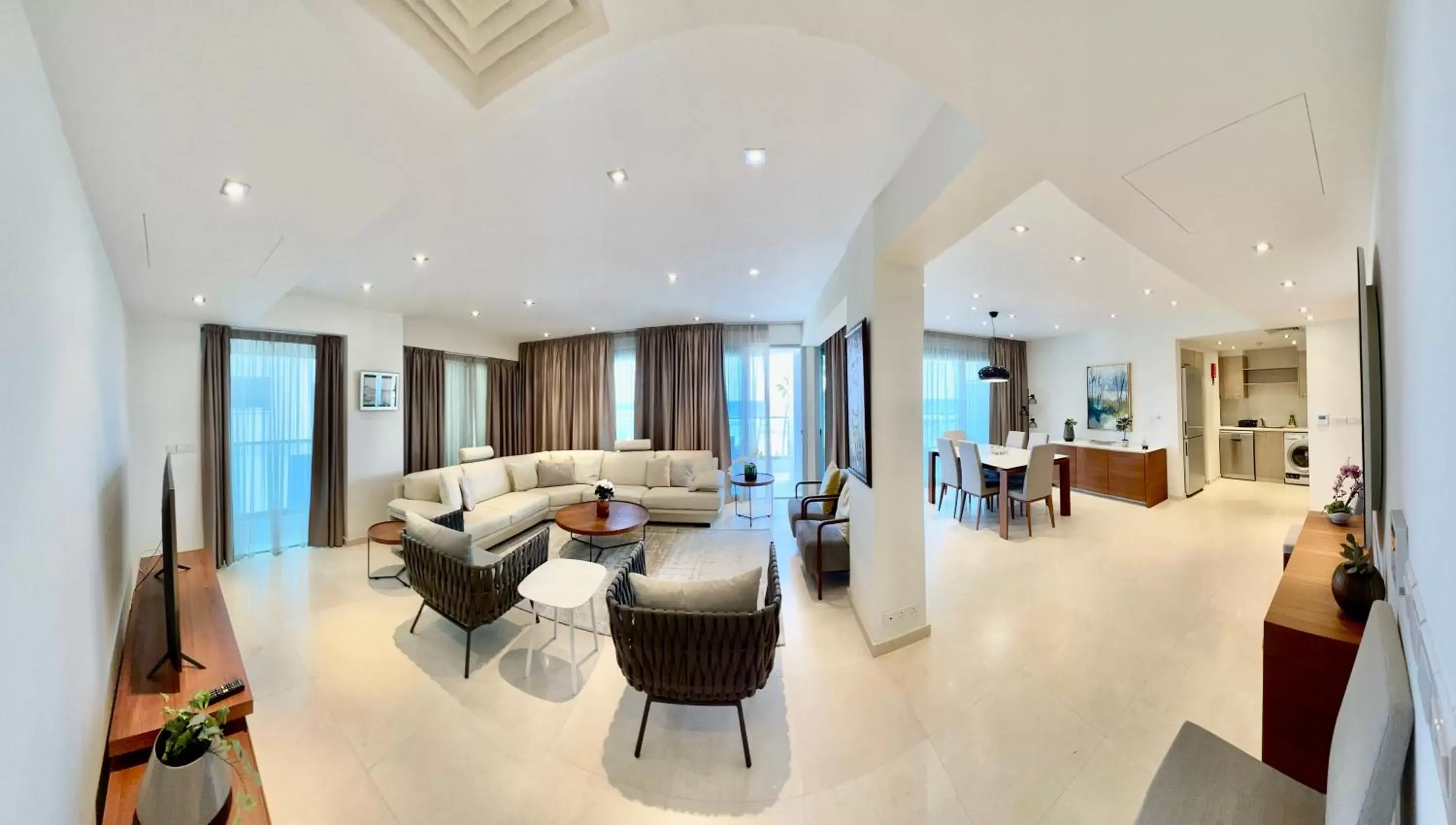 Aphrodite Plaza Aphrodite Plaza