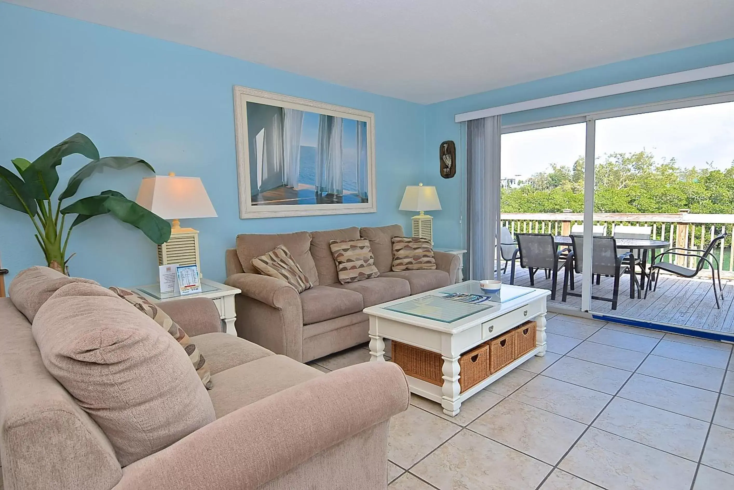 Bay View Three-Bedroom Suite -Non Smoking in A Beach Retreat on Casey Key Bay View Three-Bedroom Suite -Non Smoking in A Beach Retreat on Casey Key