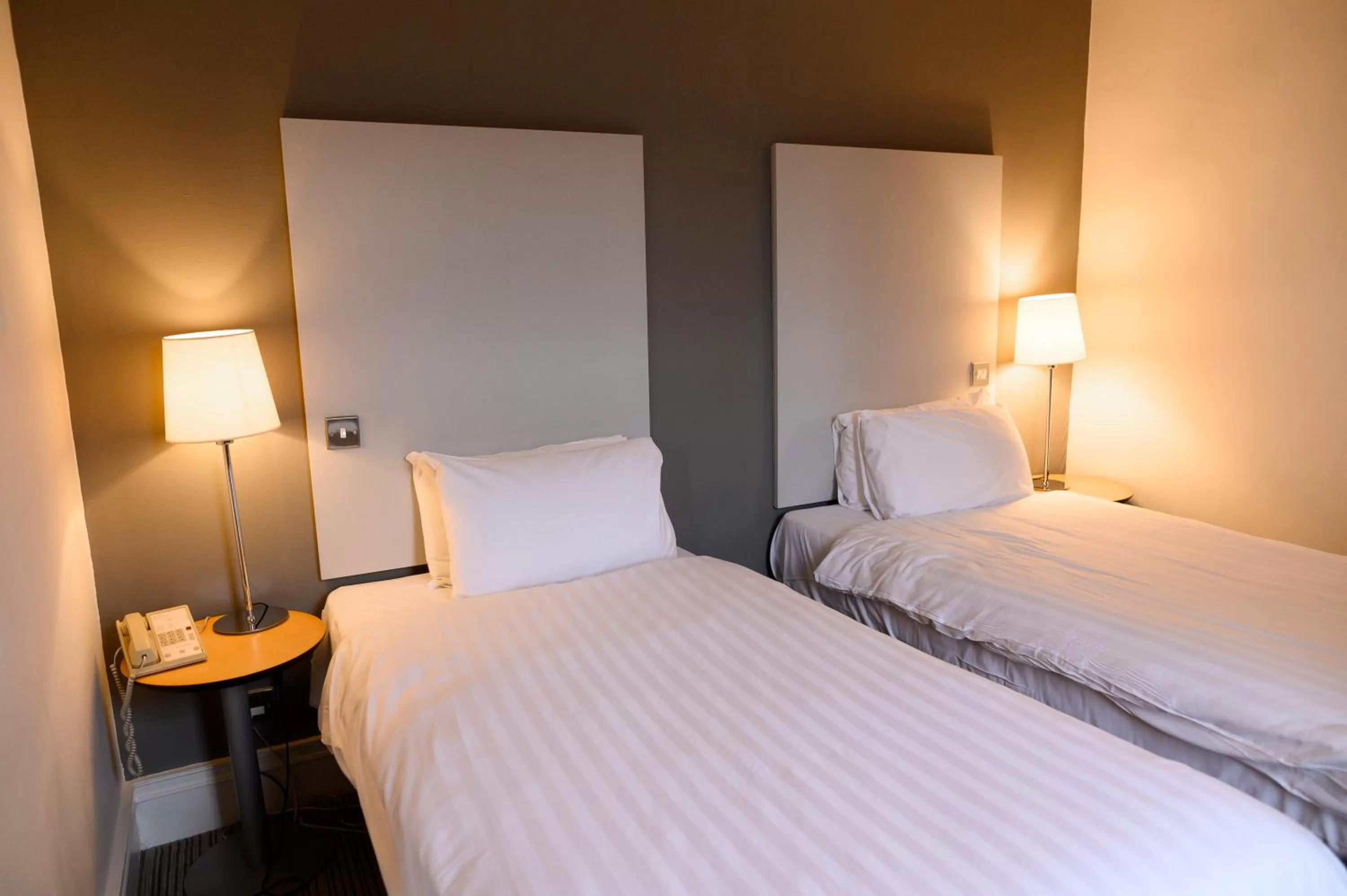 Bedroom, Bed in The Angel Hotel