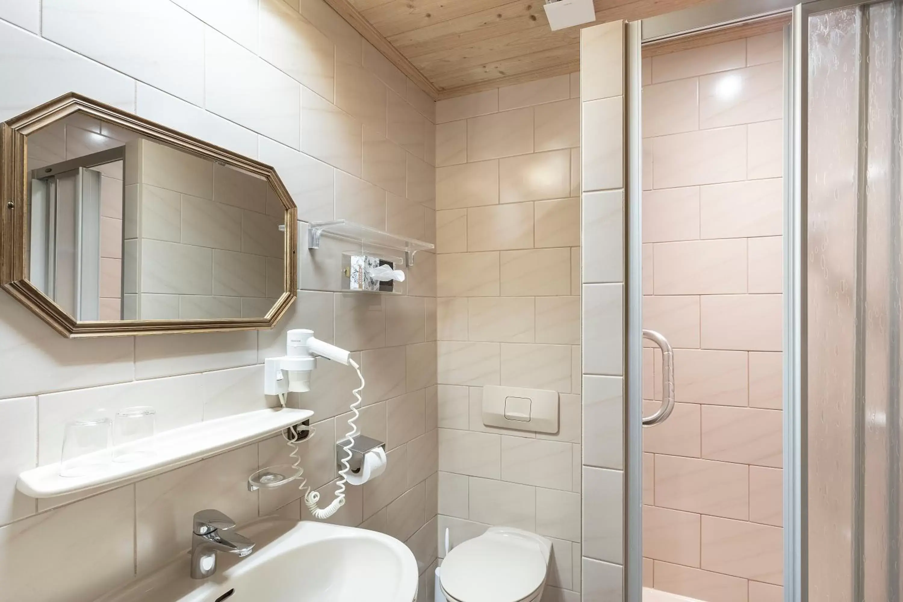 Classic Double Room in Landgasthof Zur Post Classic Double Room in Landgasthof Zur Post