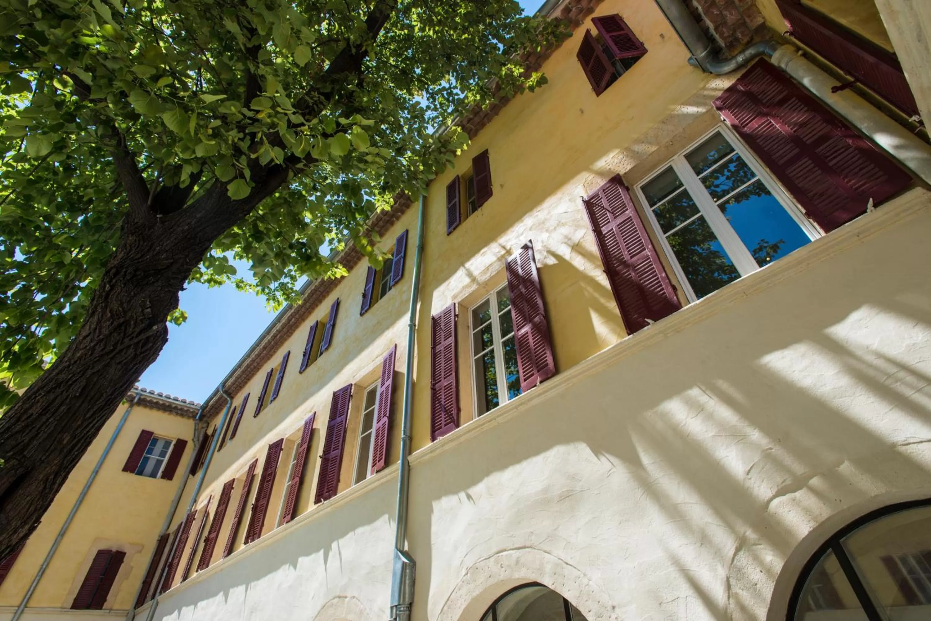 Facade/entrance in Jules César Hotel & Spa Arles - MGallery Collection