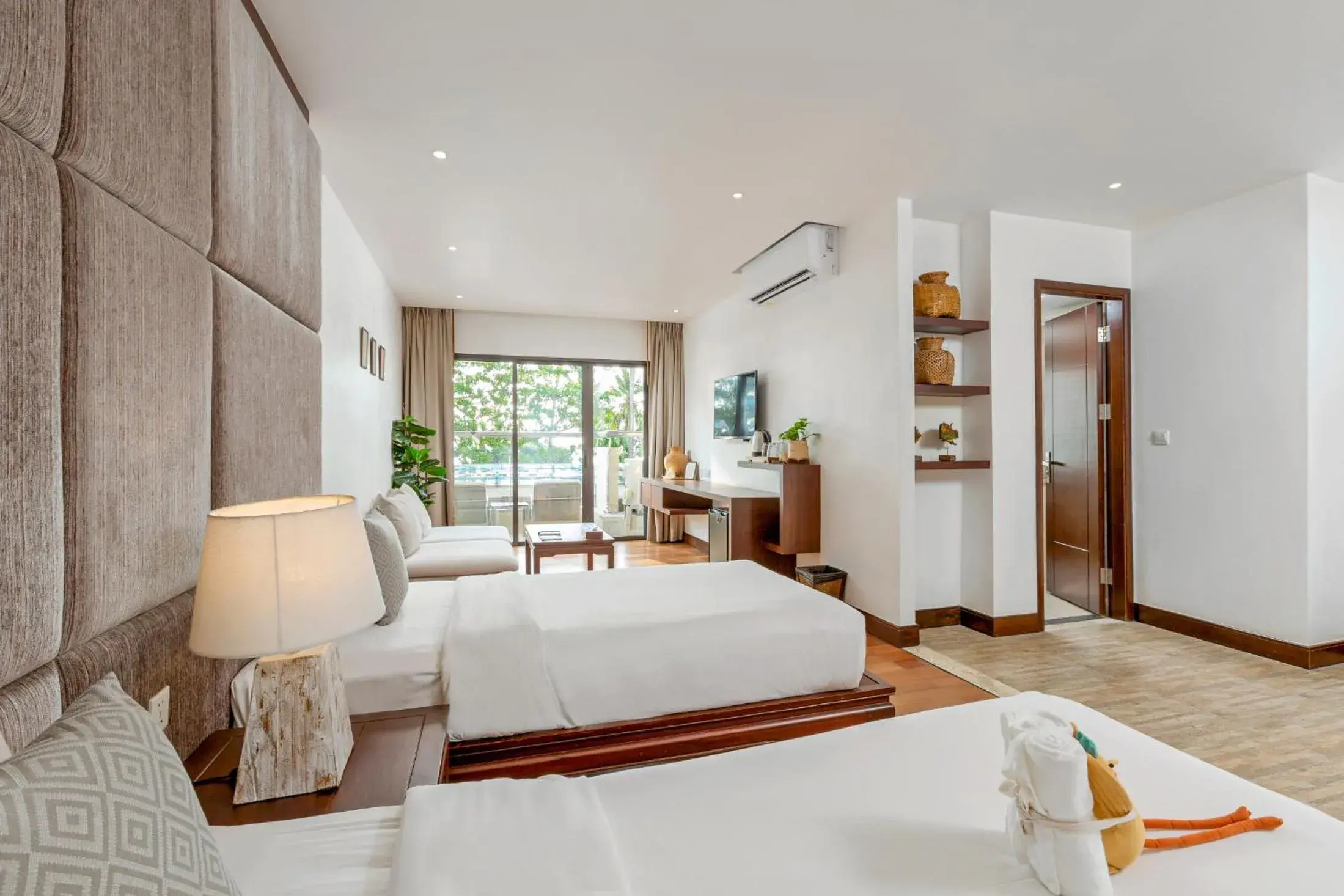 Deluxe Double or Twin Room with Beach Front in Baan Laimai Beach Resort & Spa - SHA Extra Plus Deluxe Double or Twin Room with Beach Front in Baan Laimai Beach Resort & Spa - SHA Extra Plus