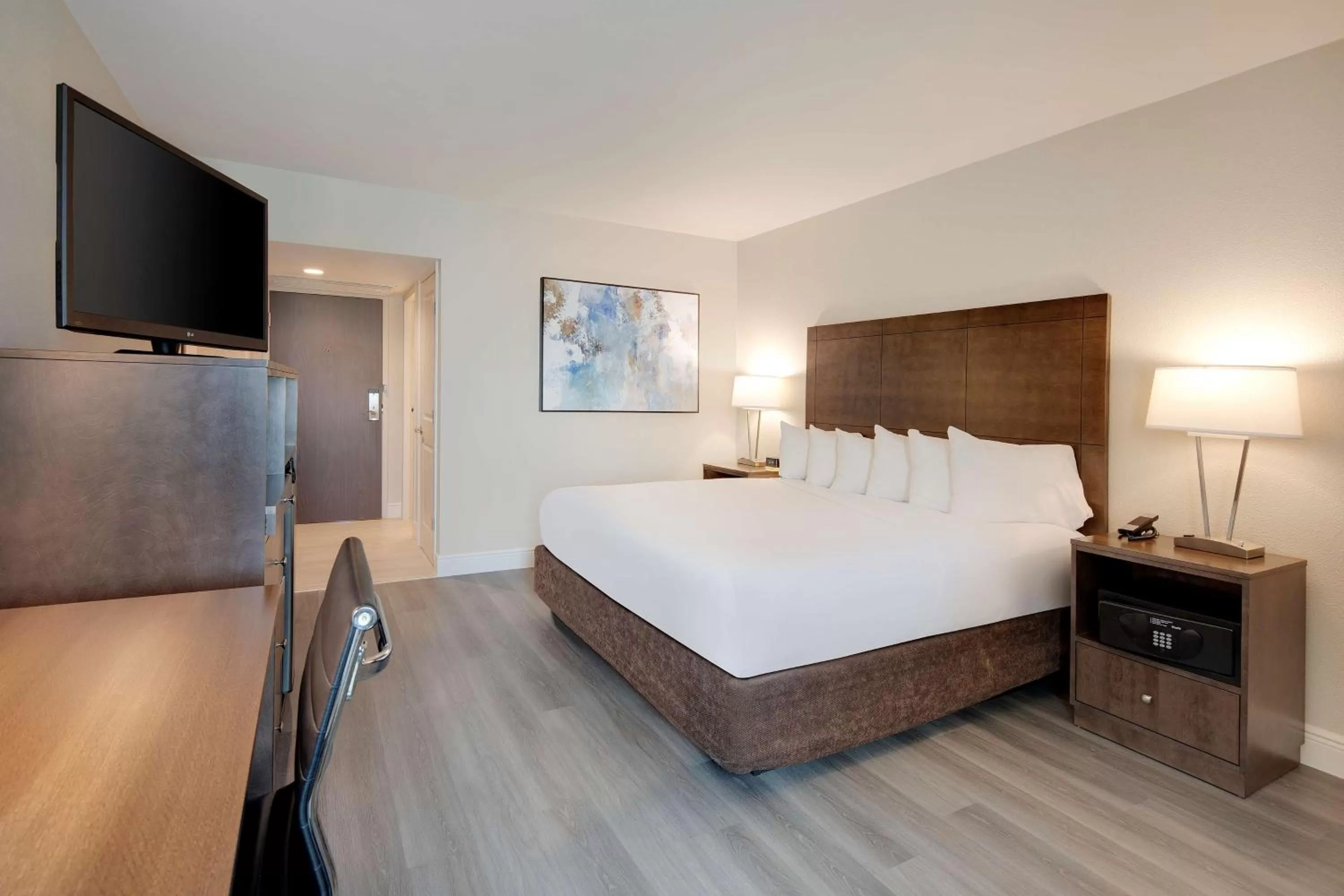 King Room with Mobility Accessible Tub - City View in The Florida Hotel & Conference Center in the Florida Mall