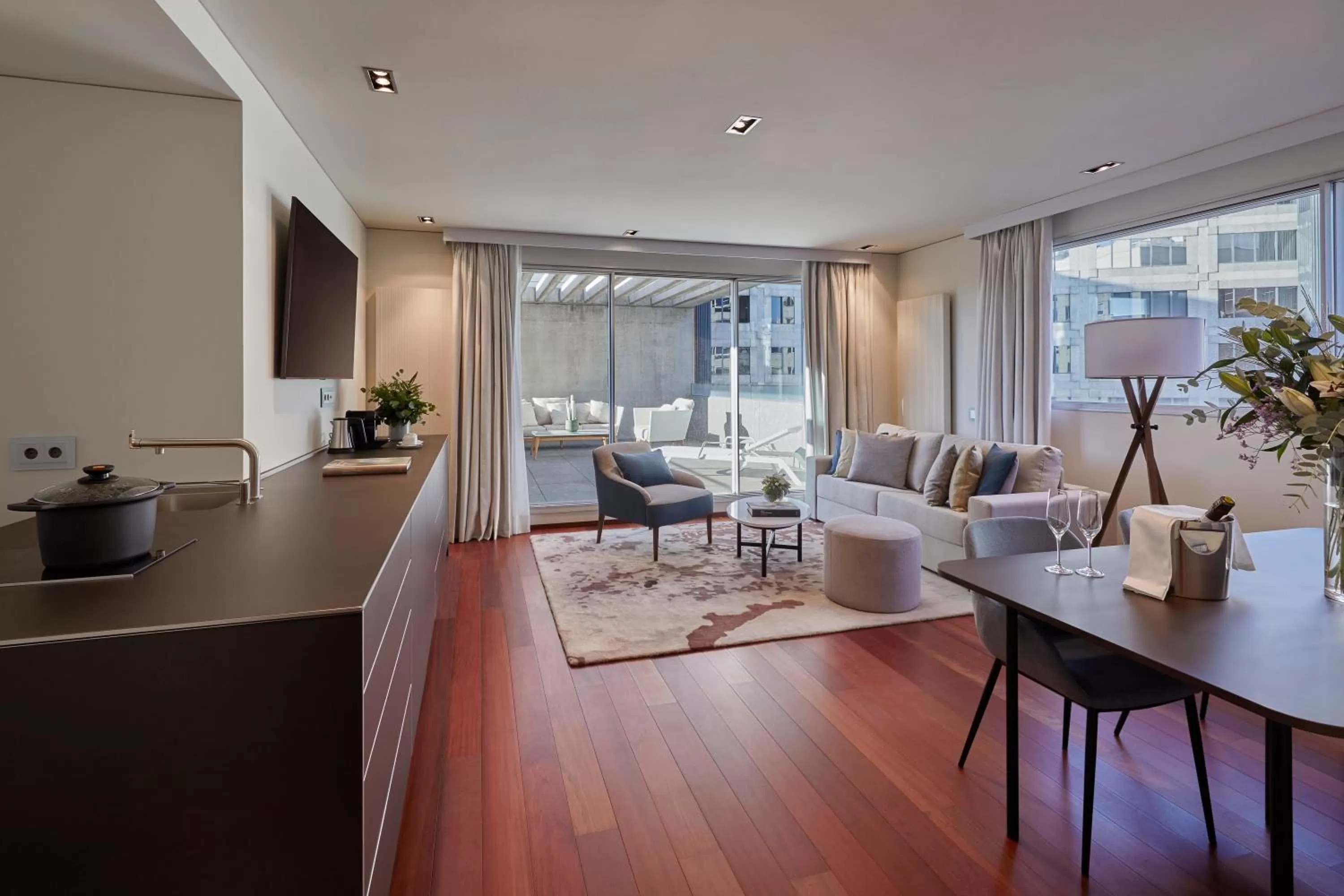 TV and multimedia in Hyatt Regency Madrid Residences