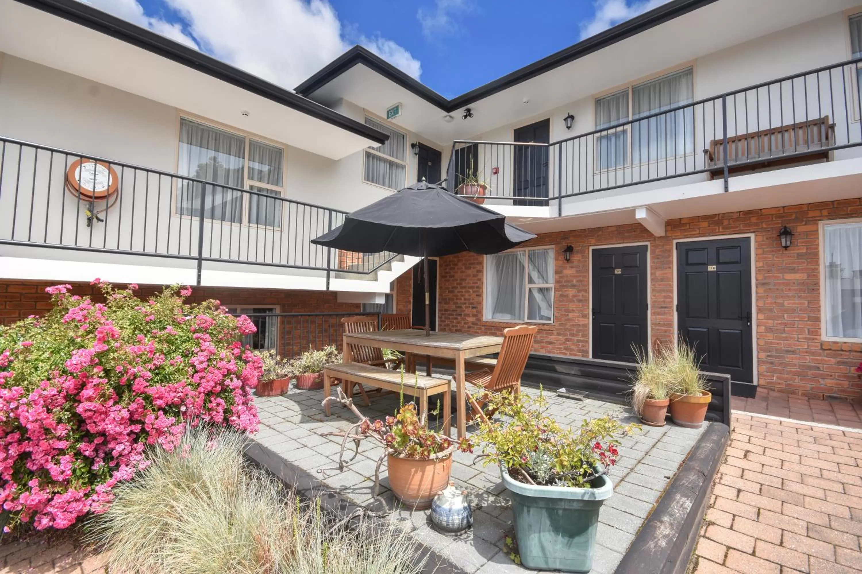 Patio in Alexis Motor Lodge