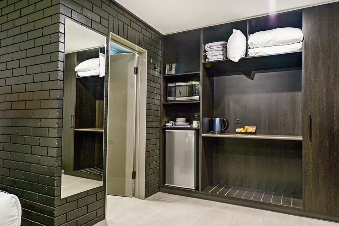 Coffee/tea facilities in CBD Motor Inn