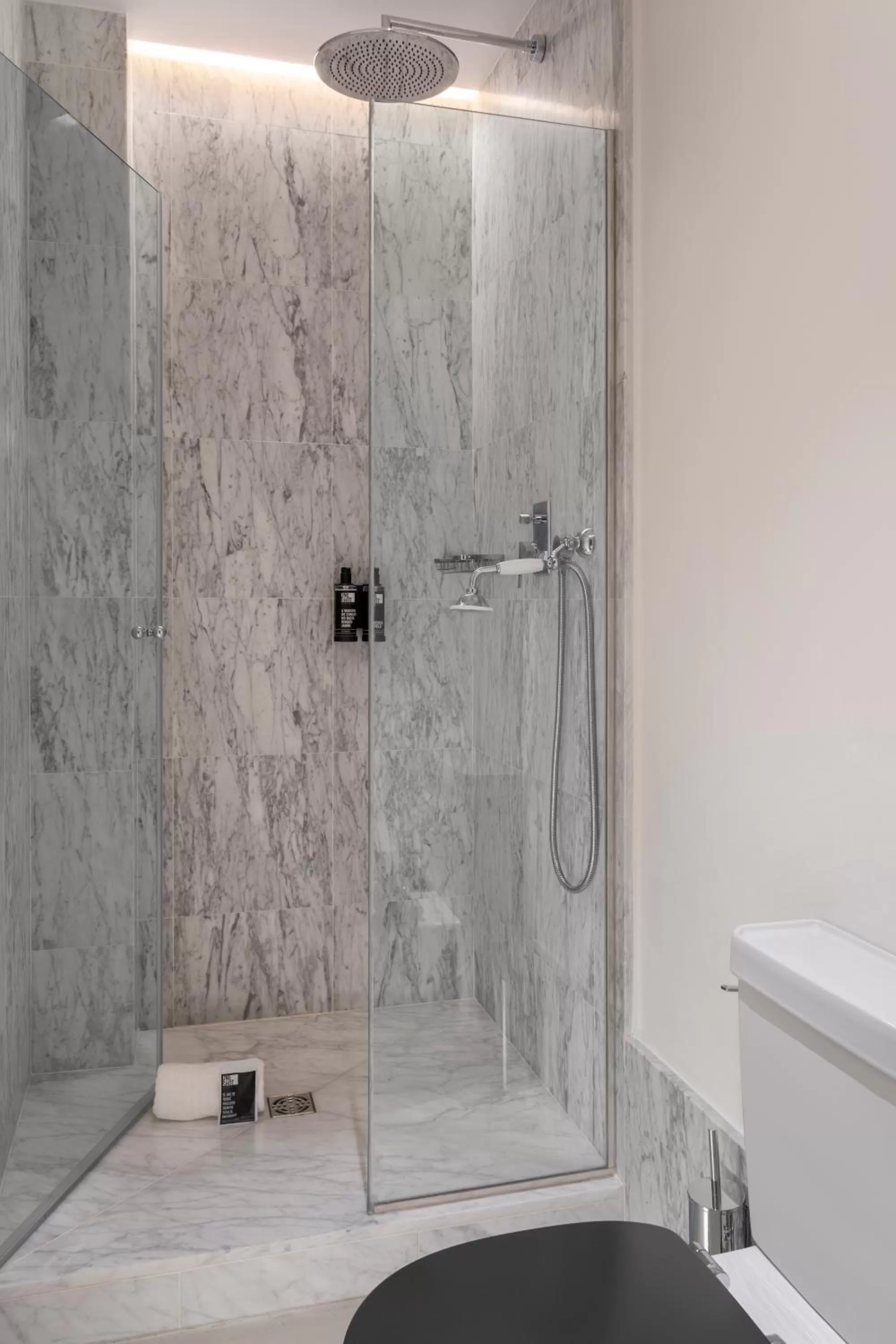 Shower in One Shot Aragó