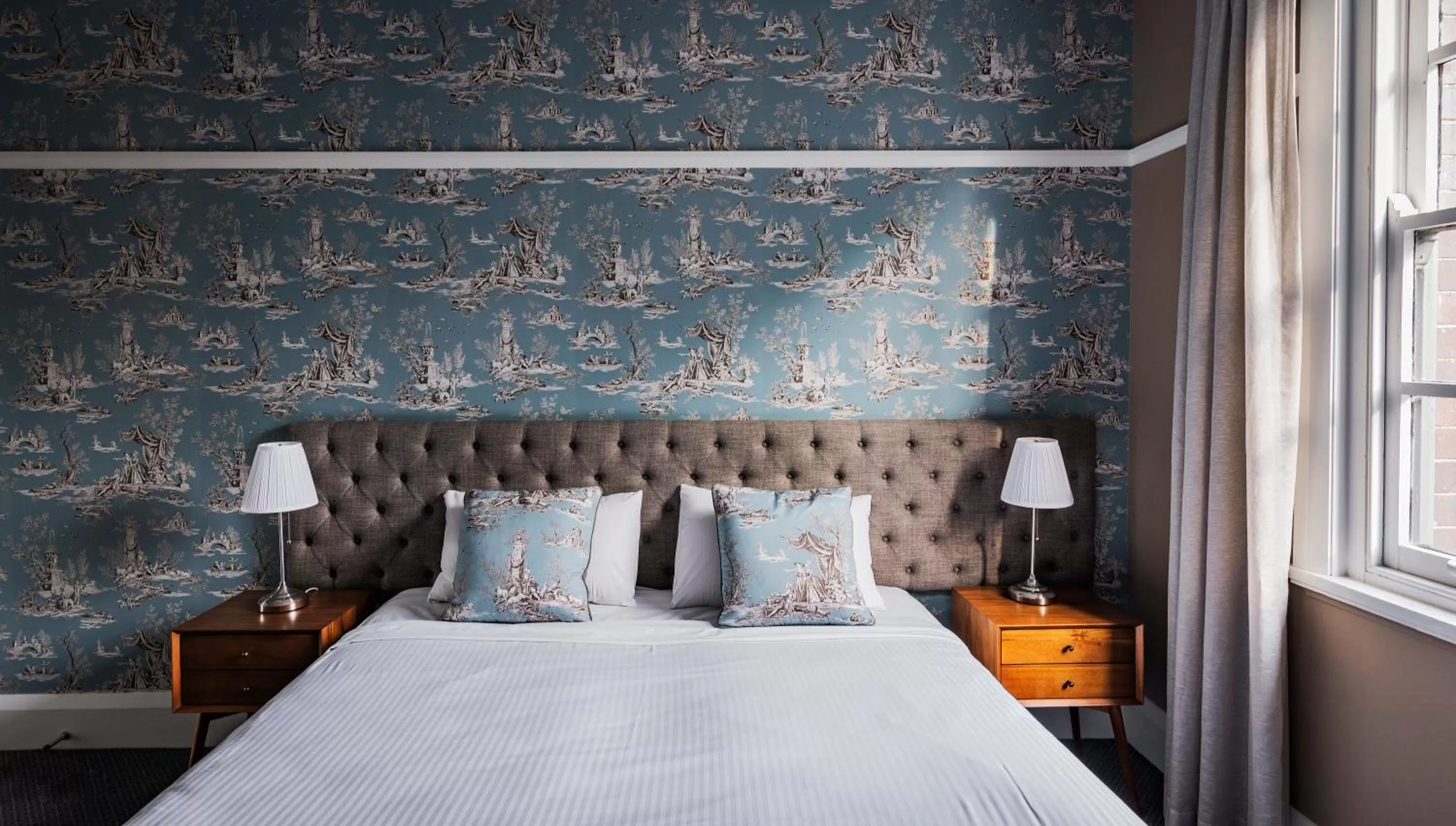 Bedroom, Bed in The North Sydney Hotel