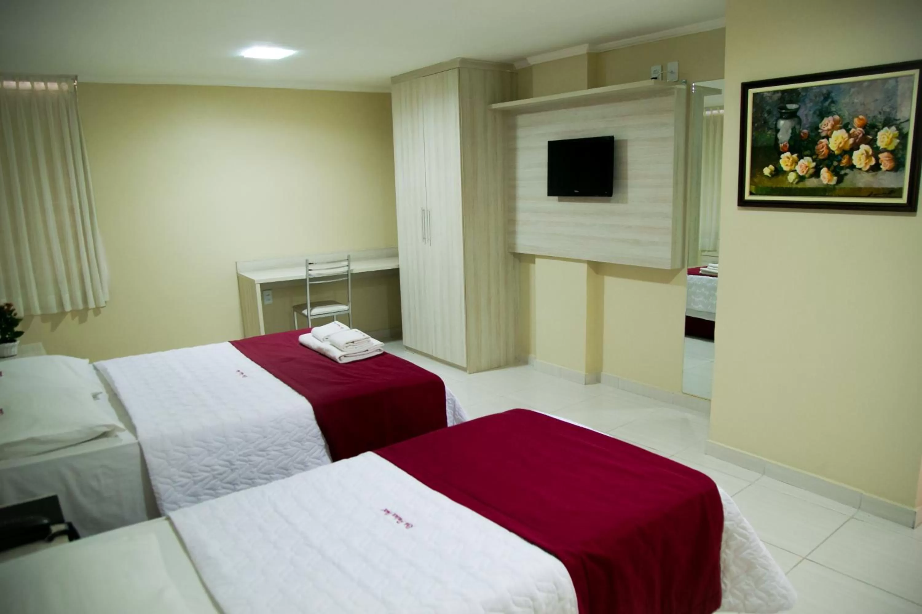 Photo of the whole room, Bed in Reis Palace Hotel