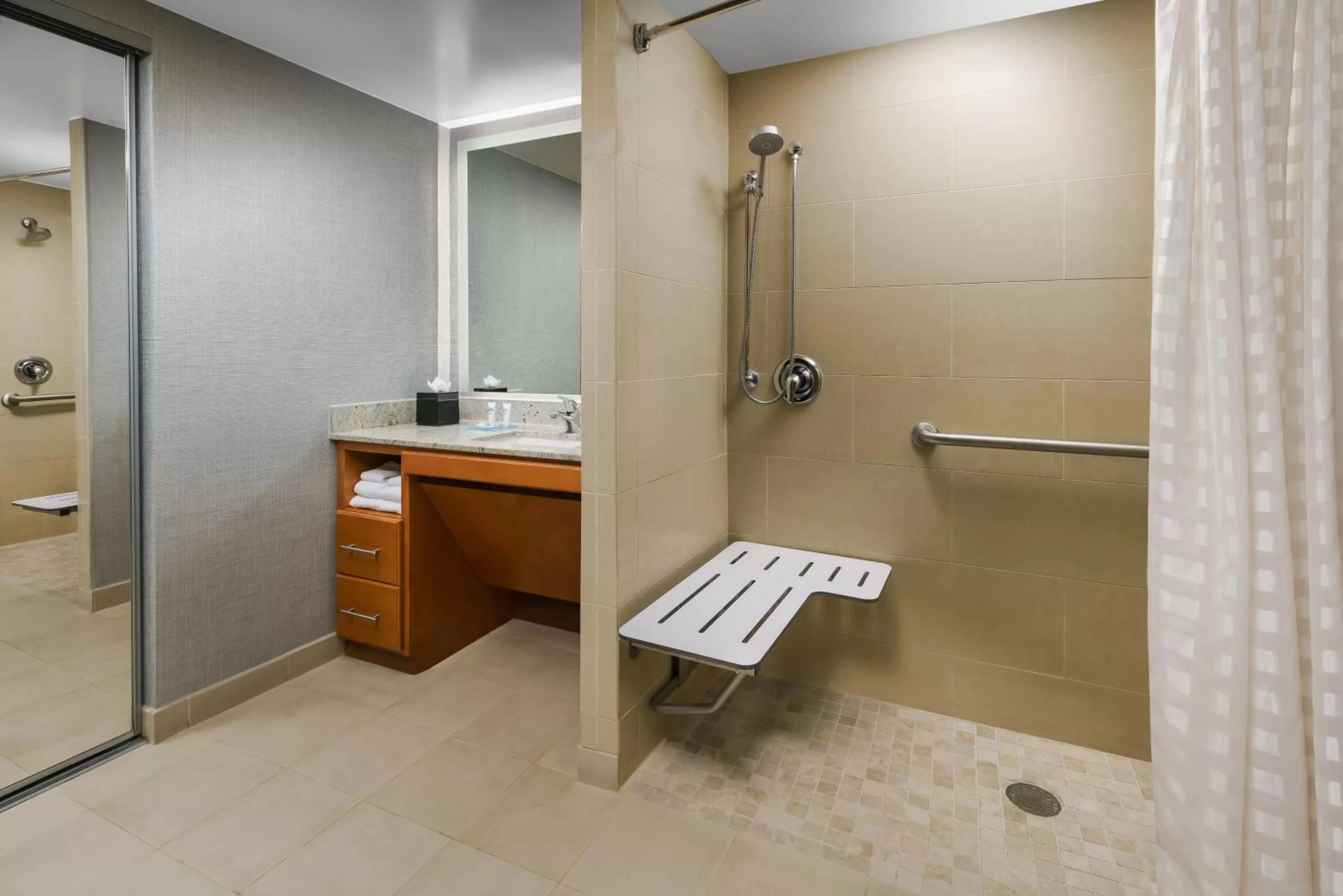 Bathroom in Hyatt House Fort Lauderdale Airport/Cruise Port