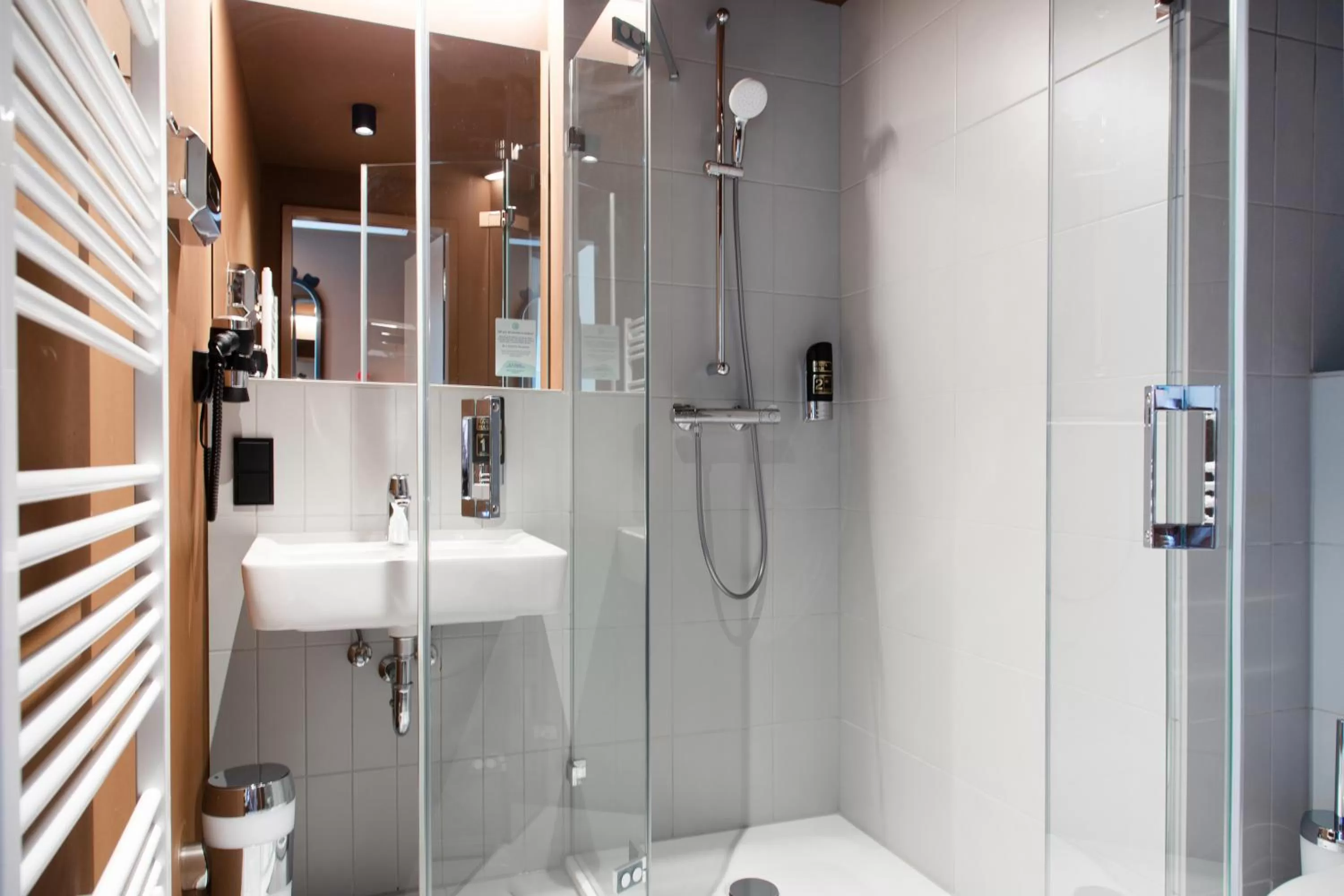 Bathroom in MEININGER Hotel Bremen Hauptbahnhof