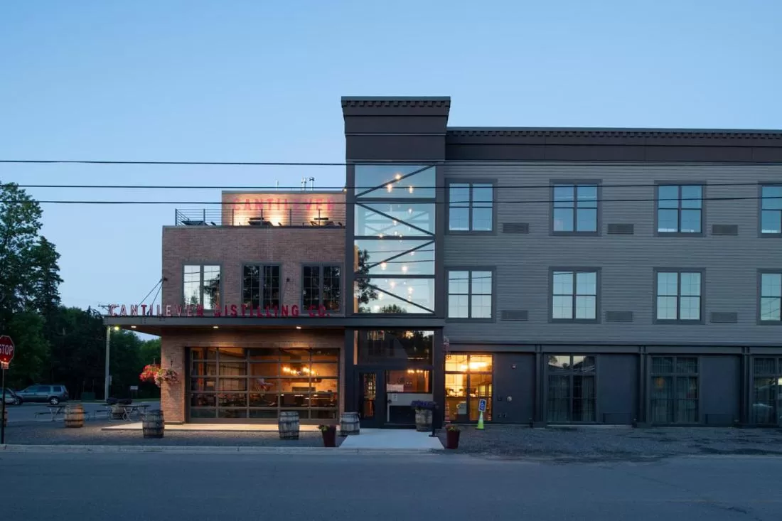 Property building in Cantilever Hotel, Trademark Collection by Wyndham