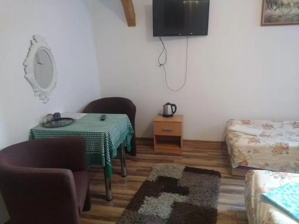 TV and multimedia, Bed in Zajazd Eljan-Centrum Noclegowe