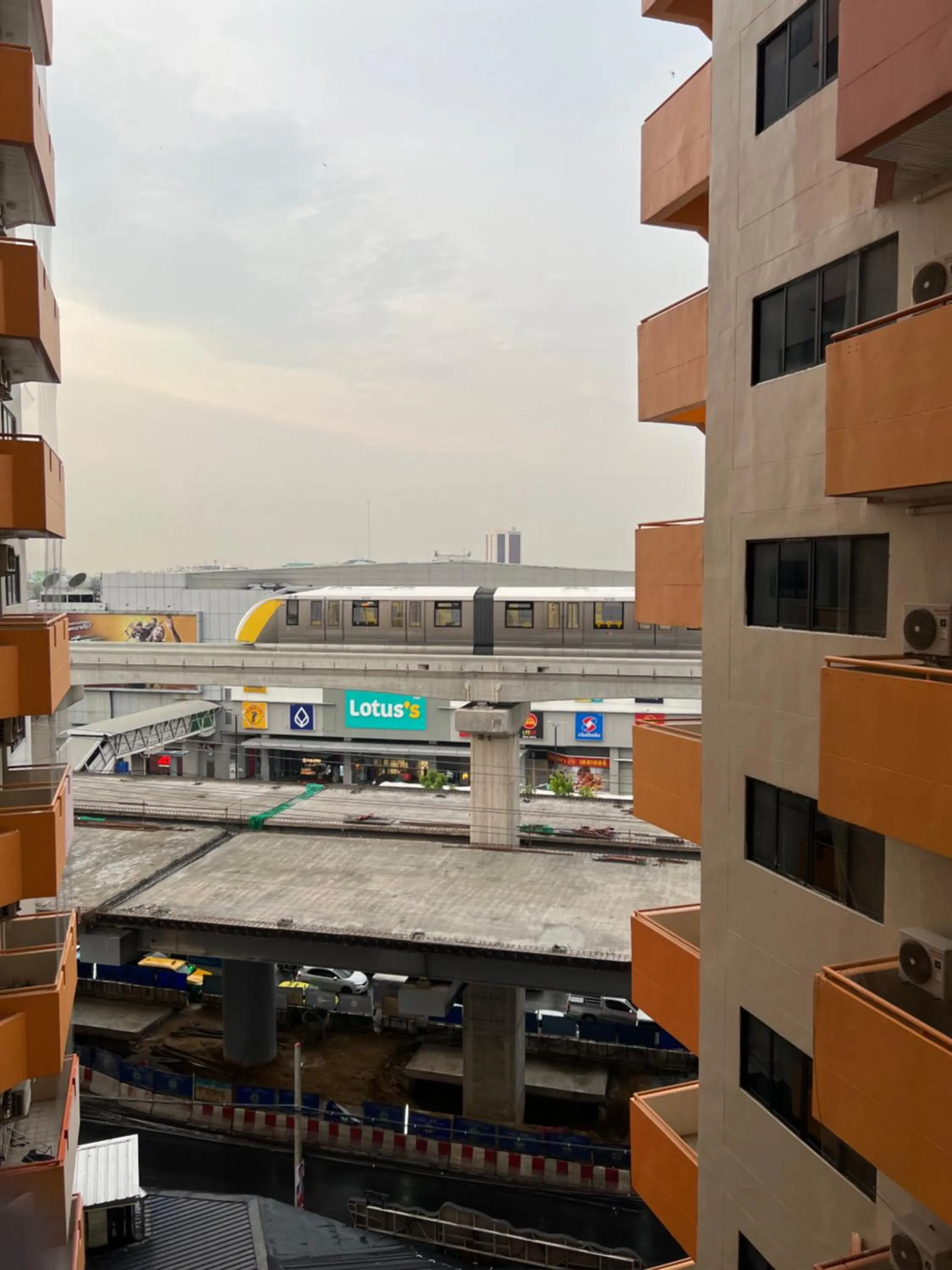 Day in Mall Suites Hotel