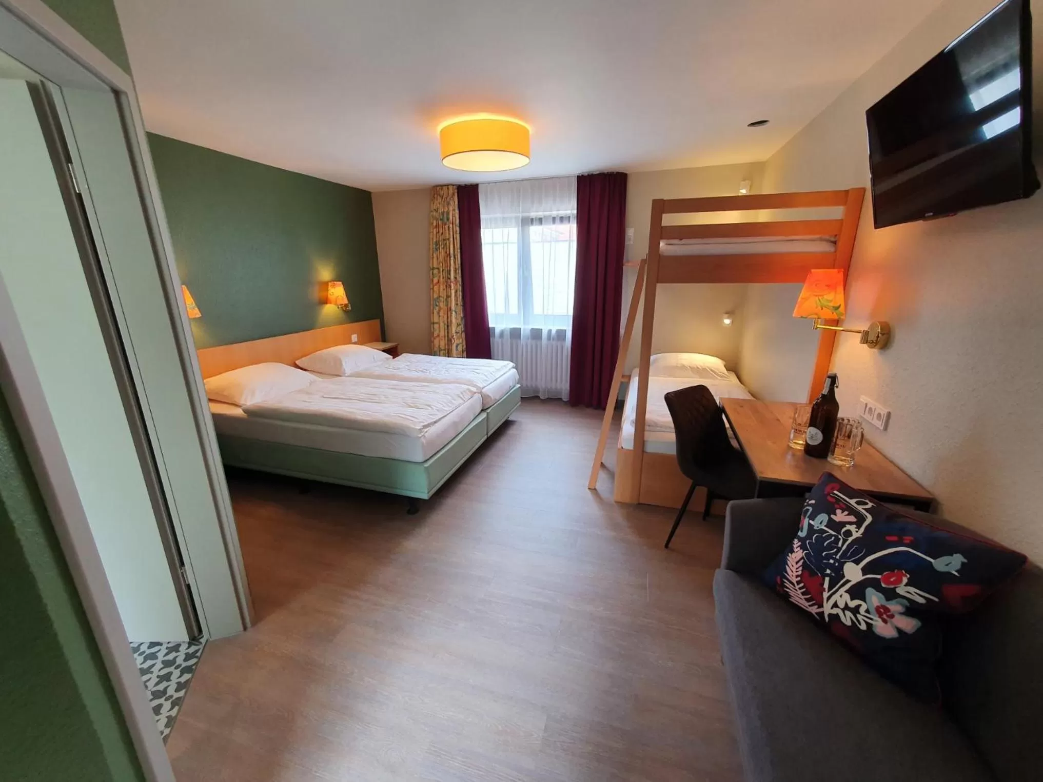 Photo of the whole room, Bed in Wirtshaus & Hotel Zur Alten Brauerei Zapf