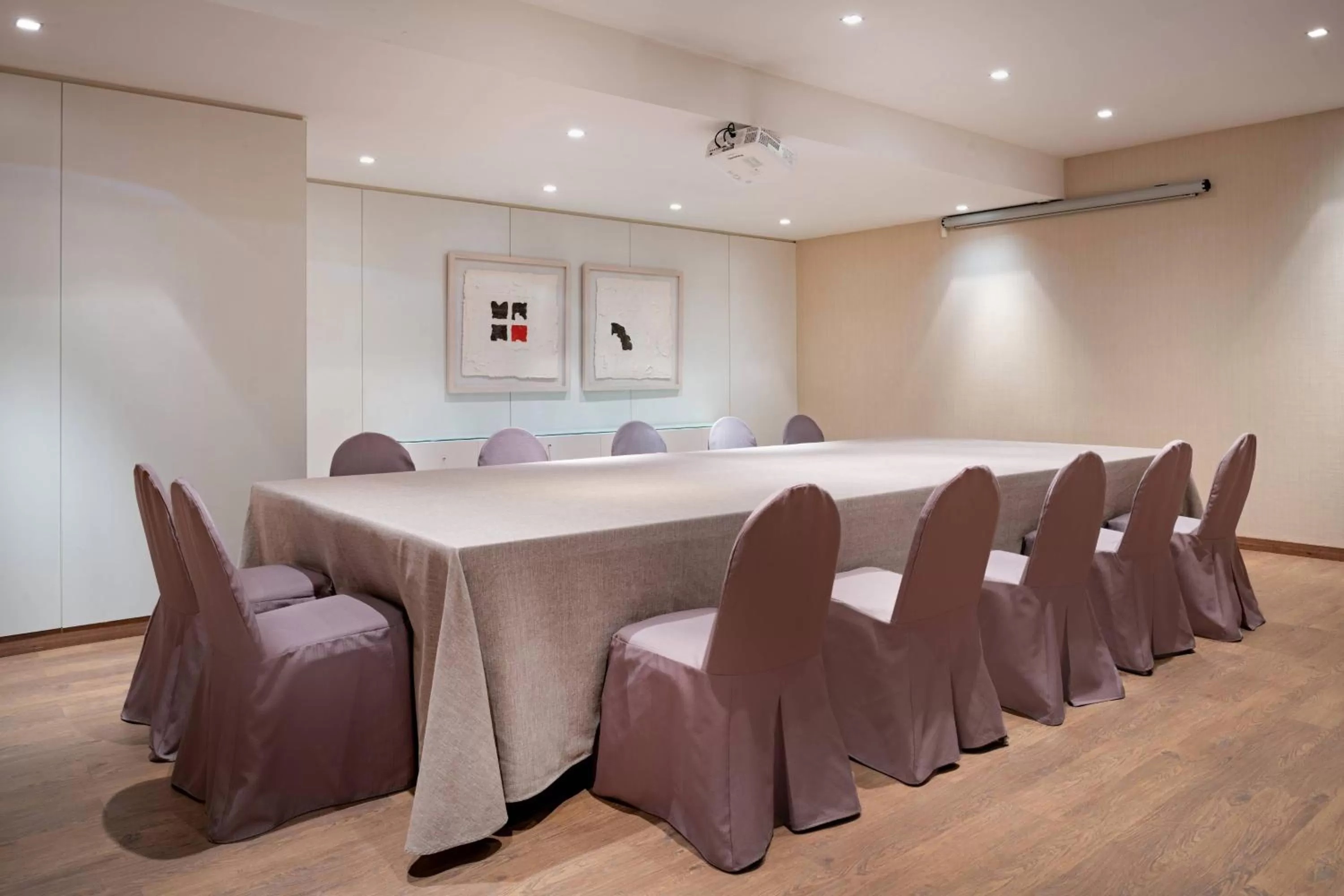 Meeting/conference room in Hotel Palacio del Retiro, Autograph Collection