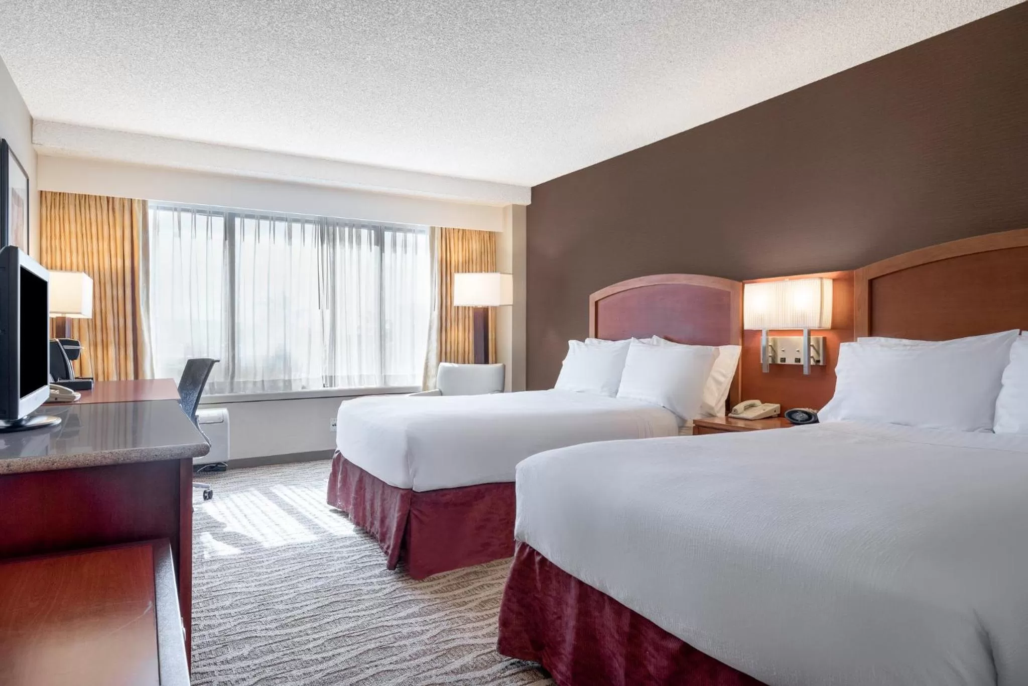 Photo of the whole room, Bed in Holiday Inn Los Angeles Gateway-Torrance by IHG