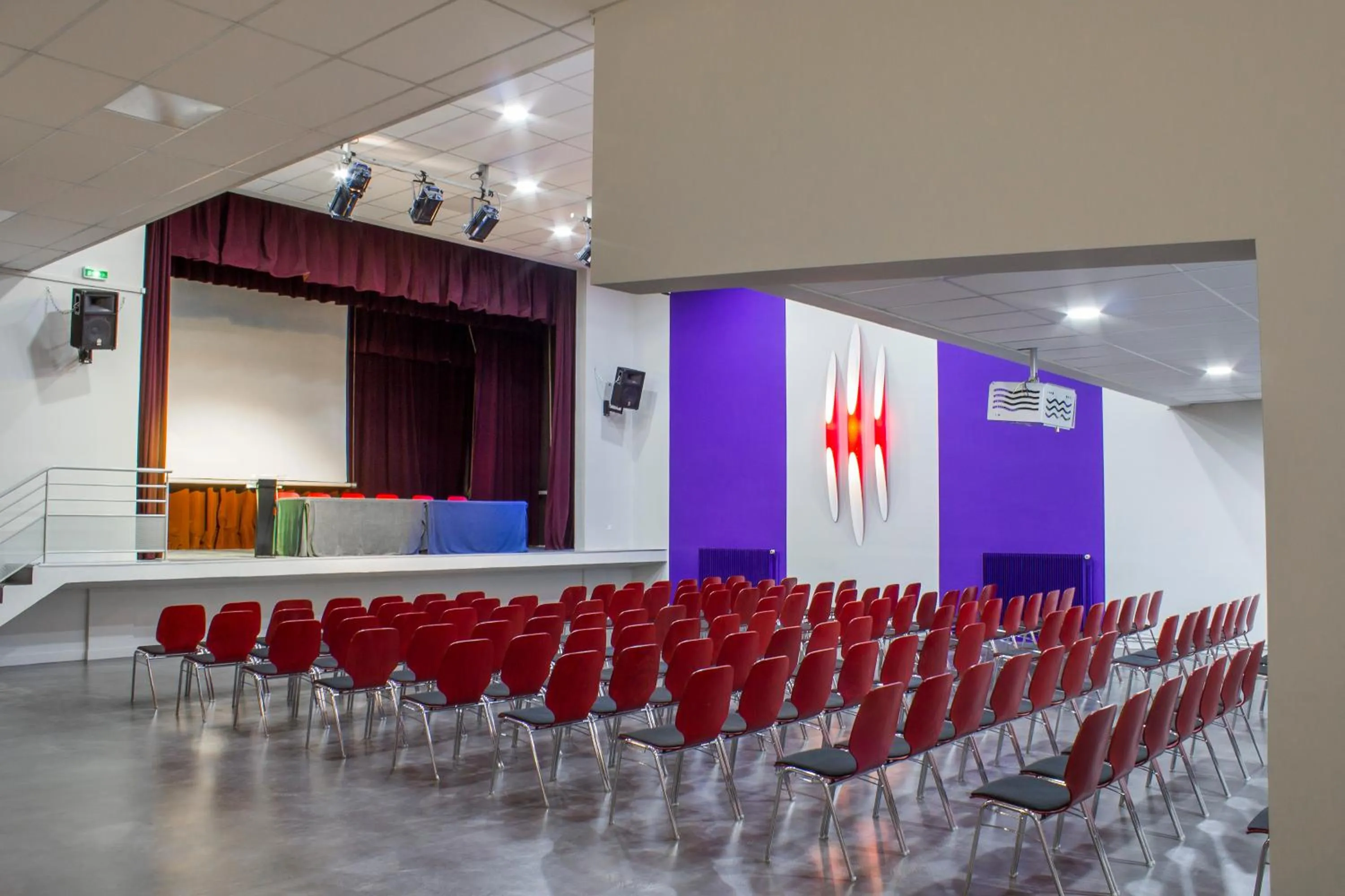 Business facilities in ETHIC ETAPES DIJON Accueil 24h24 et parking gratuit