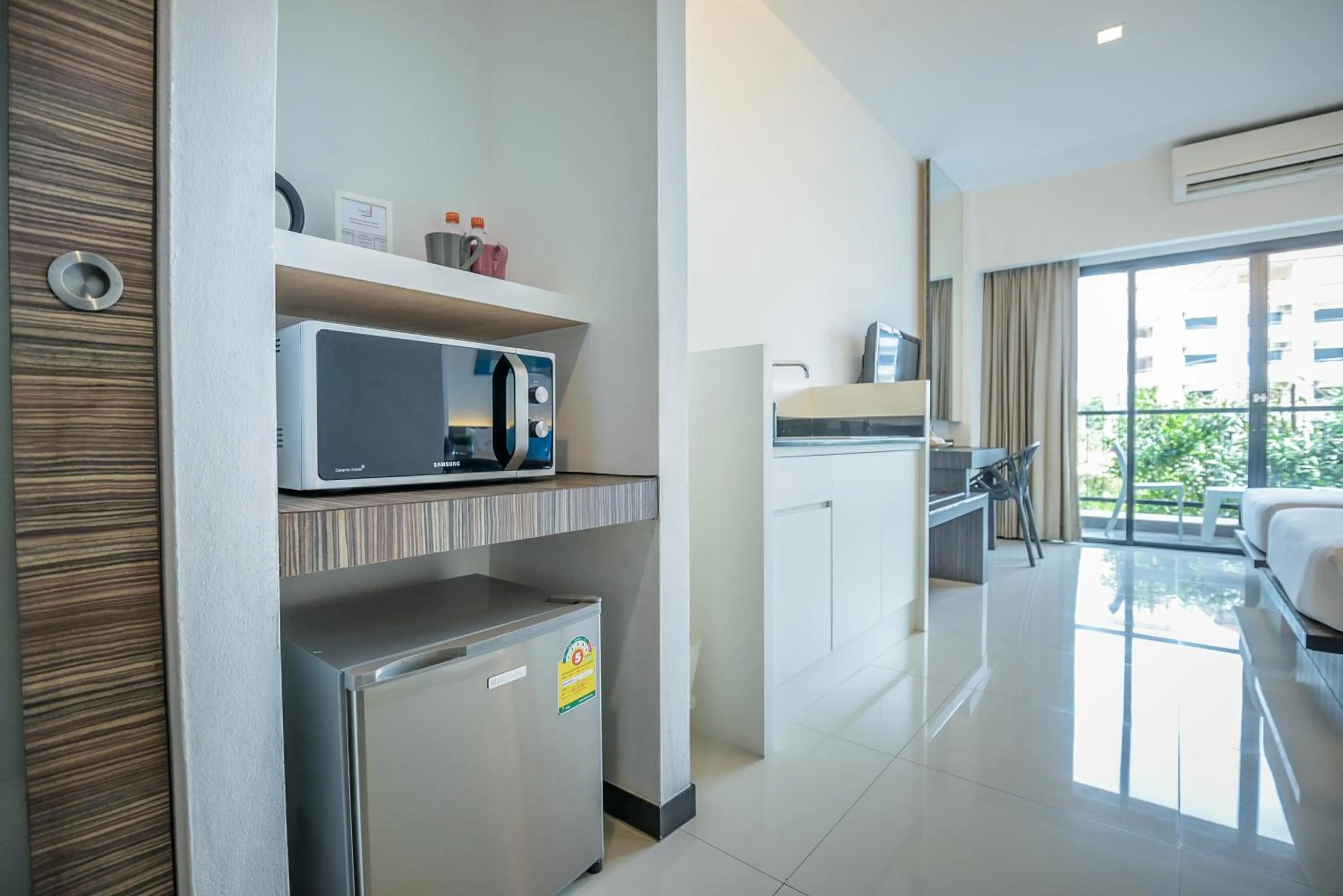 Bedroom in Hotel J Residence Pattaya