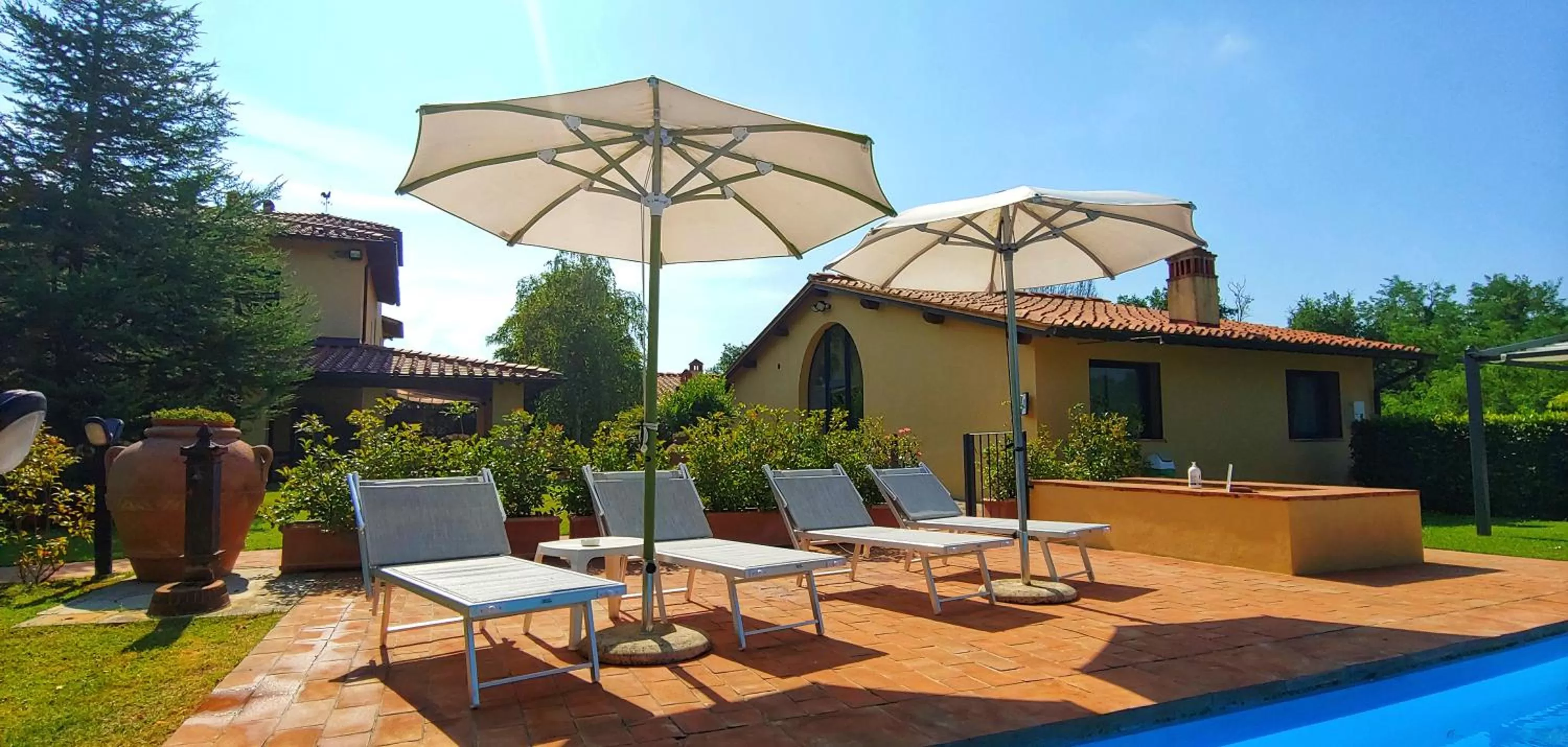 Swimming pool in Torrebianca Tuscany