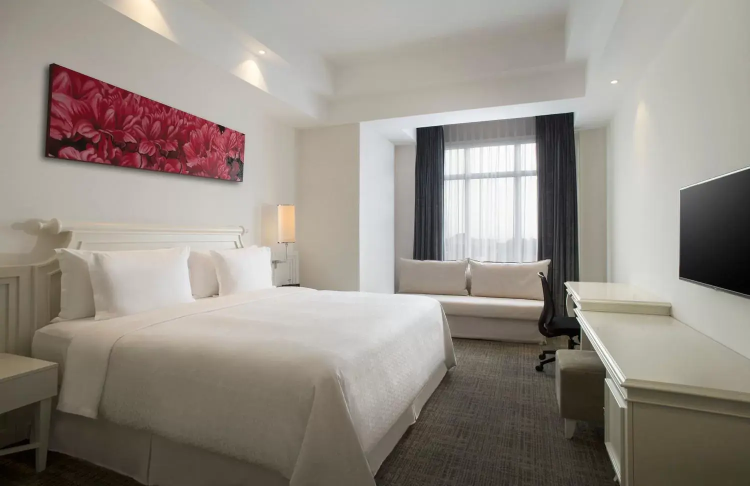 Deluxe King Room with City View in Four Points by Sheraton Bandung Deluxe King Room with City View in Four Points by Sheraton Bandung