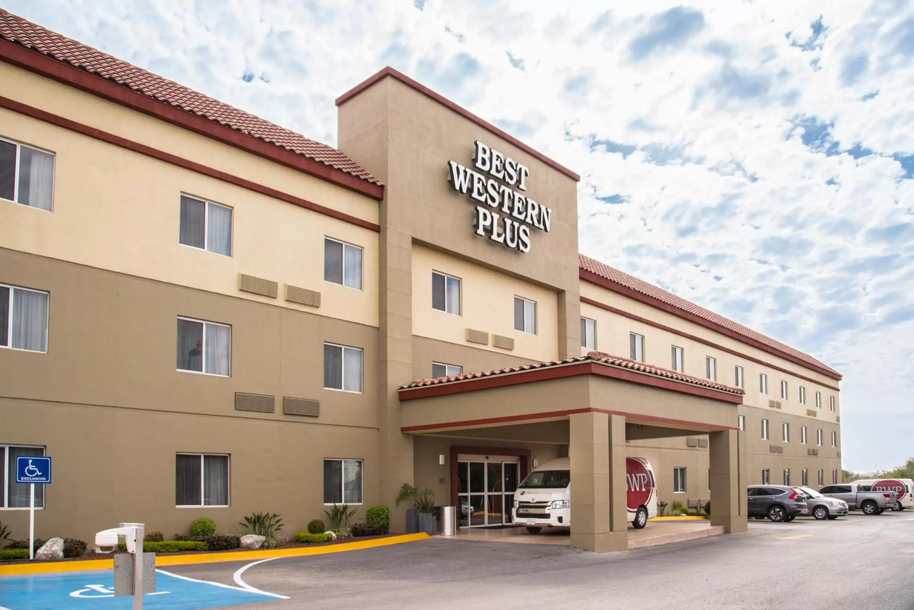 Facade/entrance, Property Building in Best Western PLUS Monterrey Airport Facade/entrance, Property Building in Best Western PLUS Monterrey Airport