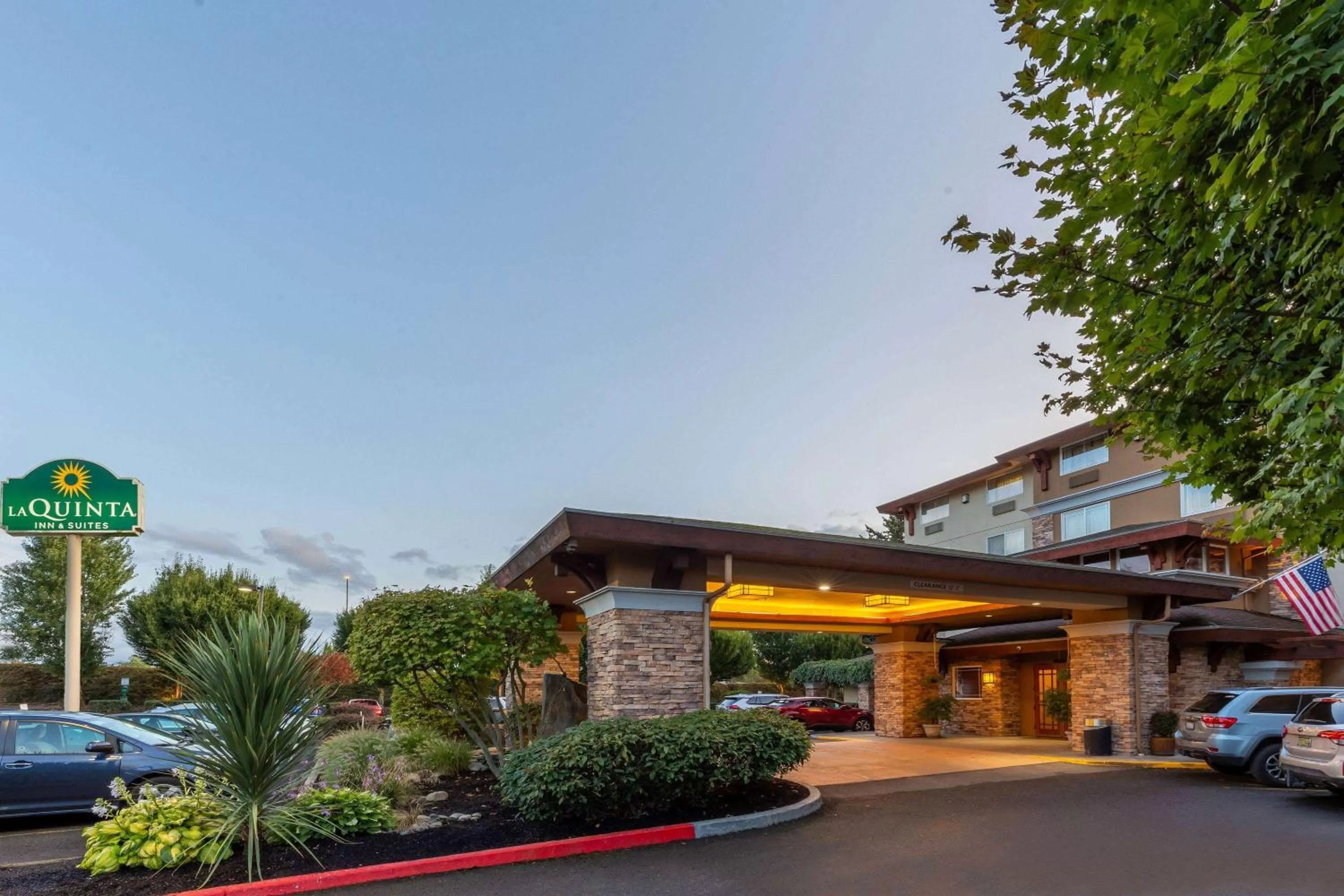 Property building in La Quinta by Wyndham Vancouver