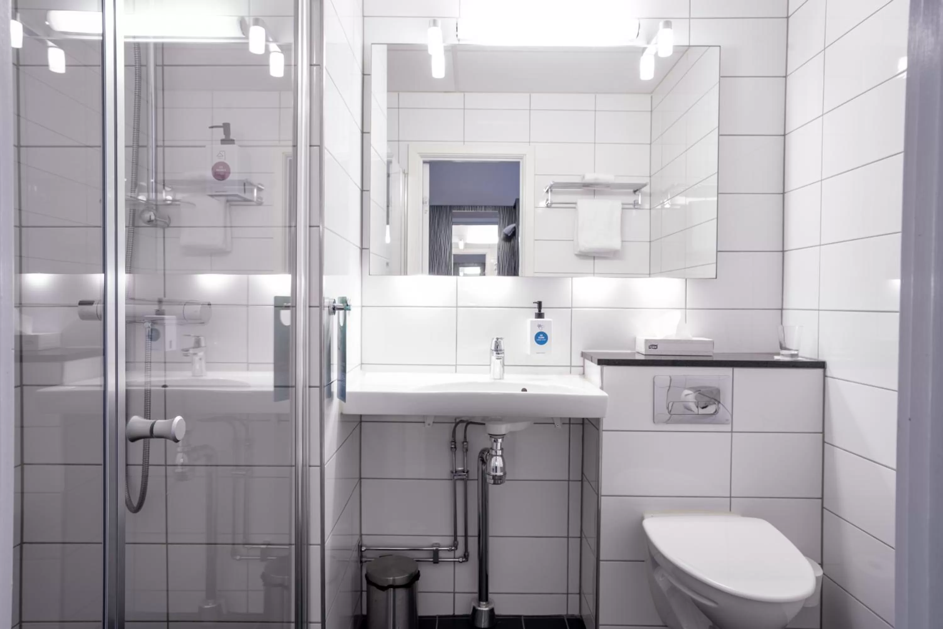 Shower in Quality Hotel Park Södertälje City