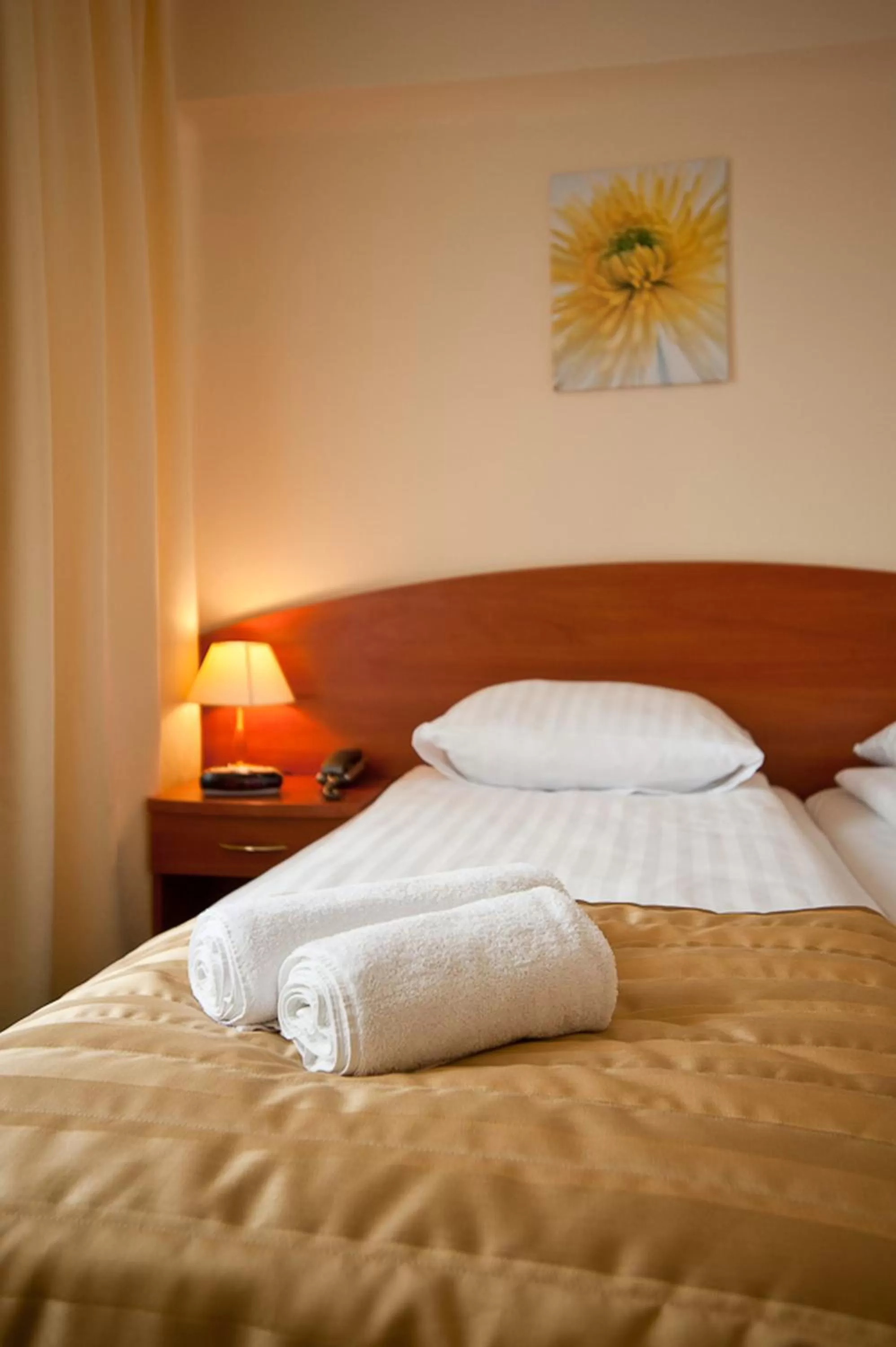 Decorative detail, Bed in Złoty Lin