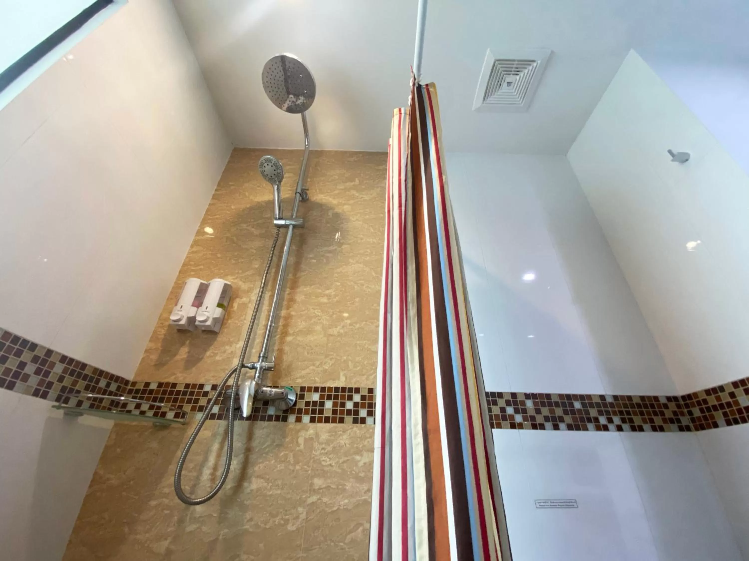 Shower in Rakkawan Residence