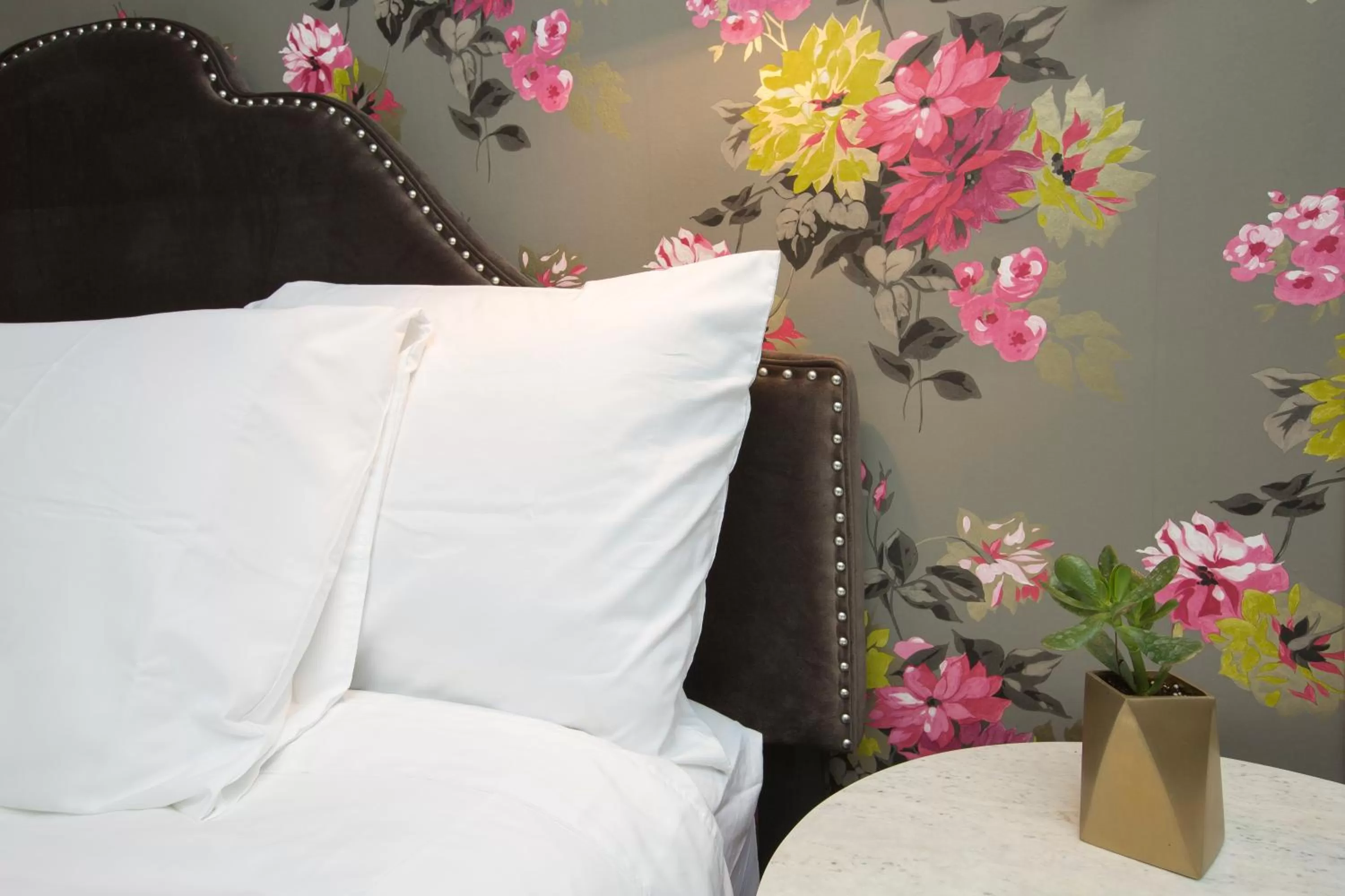 Decorative detail, Bed in Wicker Park Inn