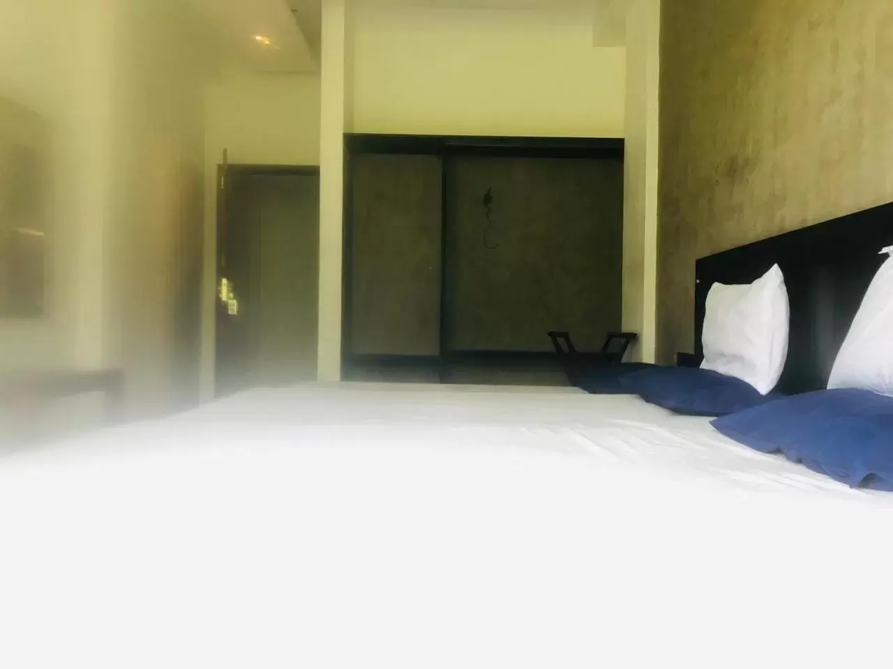 Budget Triple Room in Summer Side Budget Triple Room in Summer Side