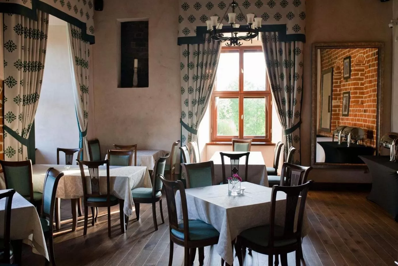 Staff, Restaurant/Places to Eat in Zamek Uniejów