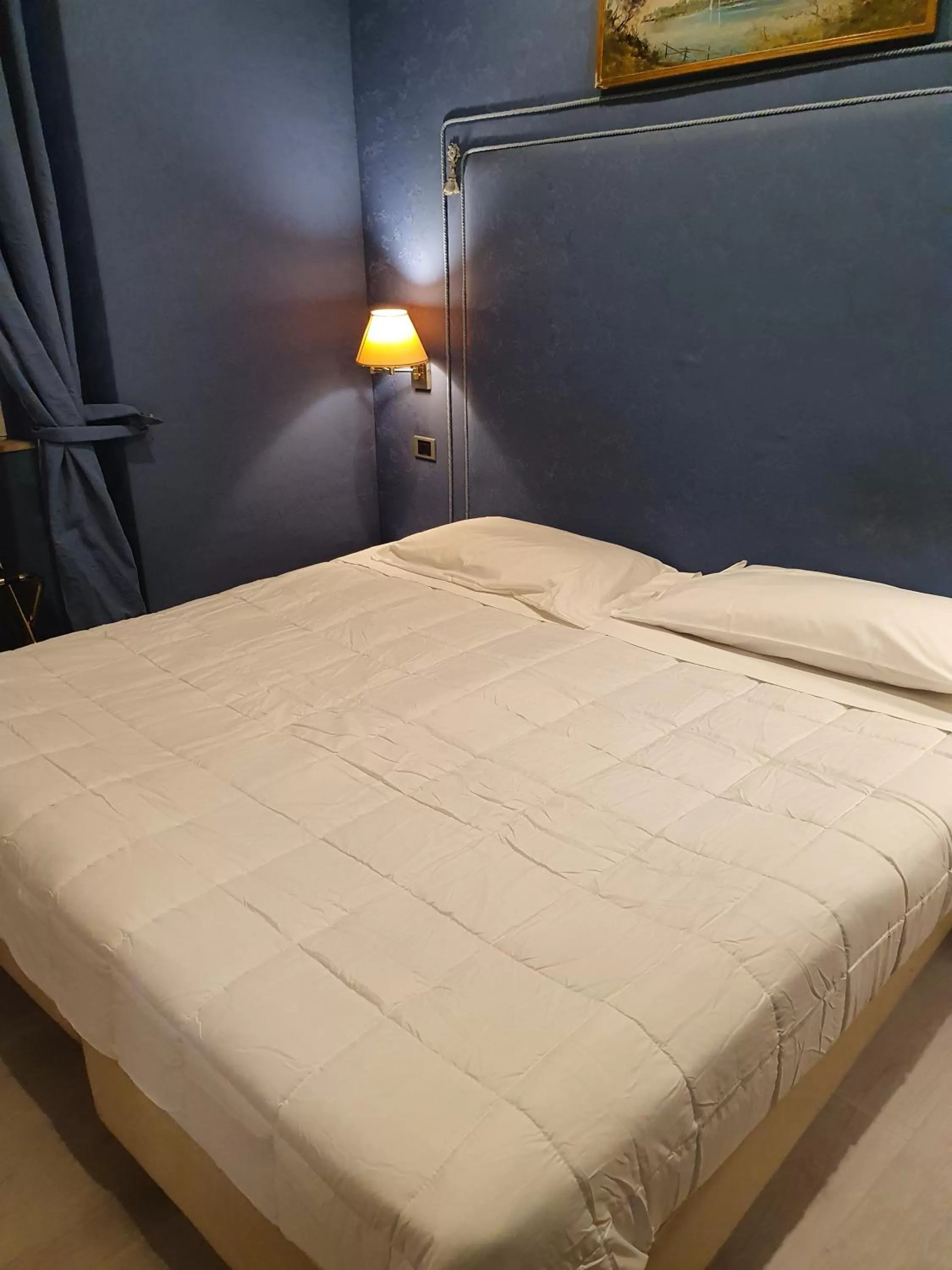 Bedroom, Bed in LH Hotel Andreotti