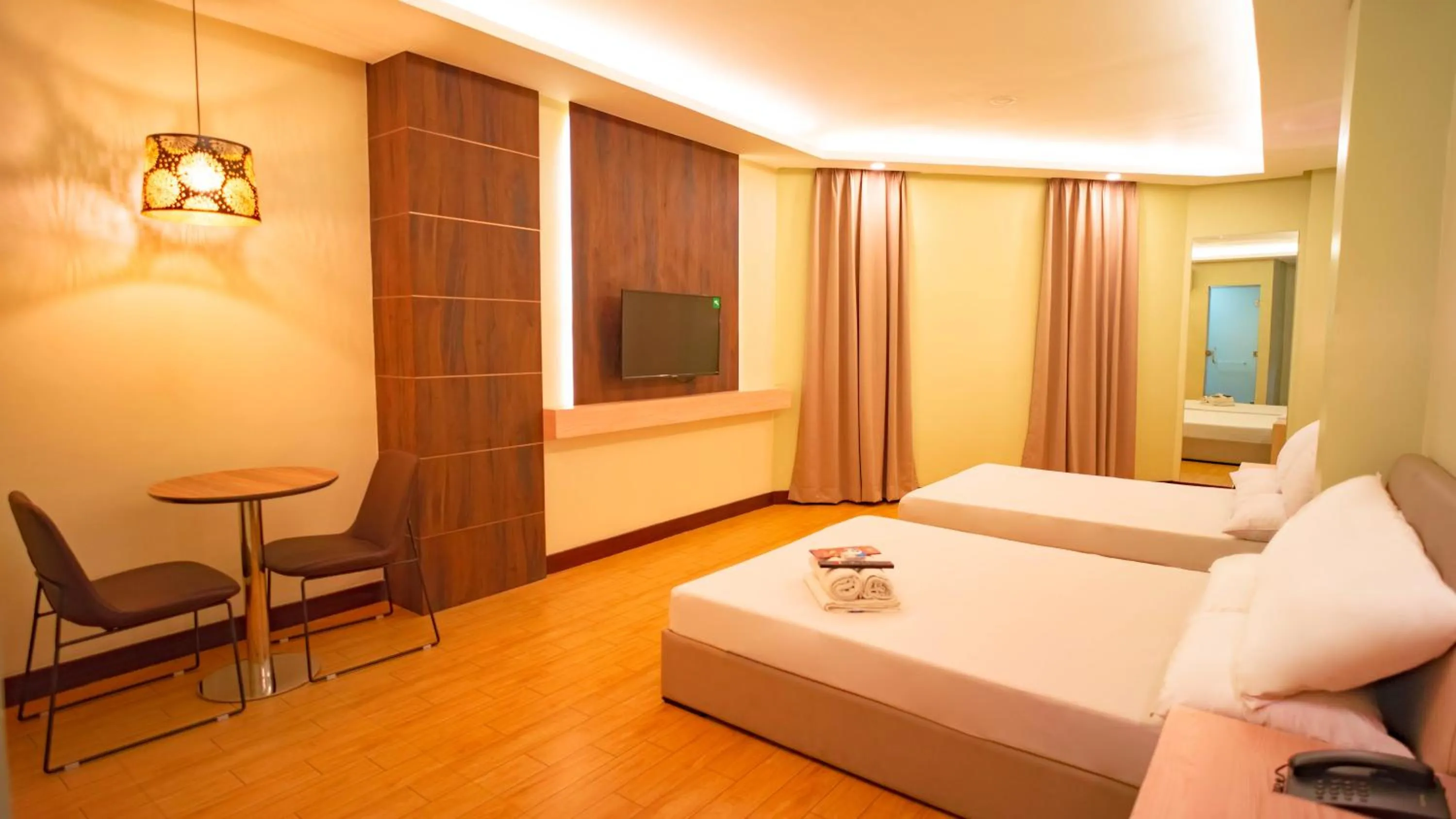 TV and multimedia, Bed in Hotel 99 Quiapo