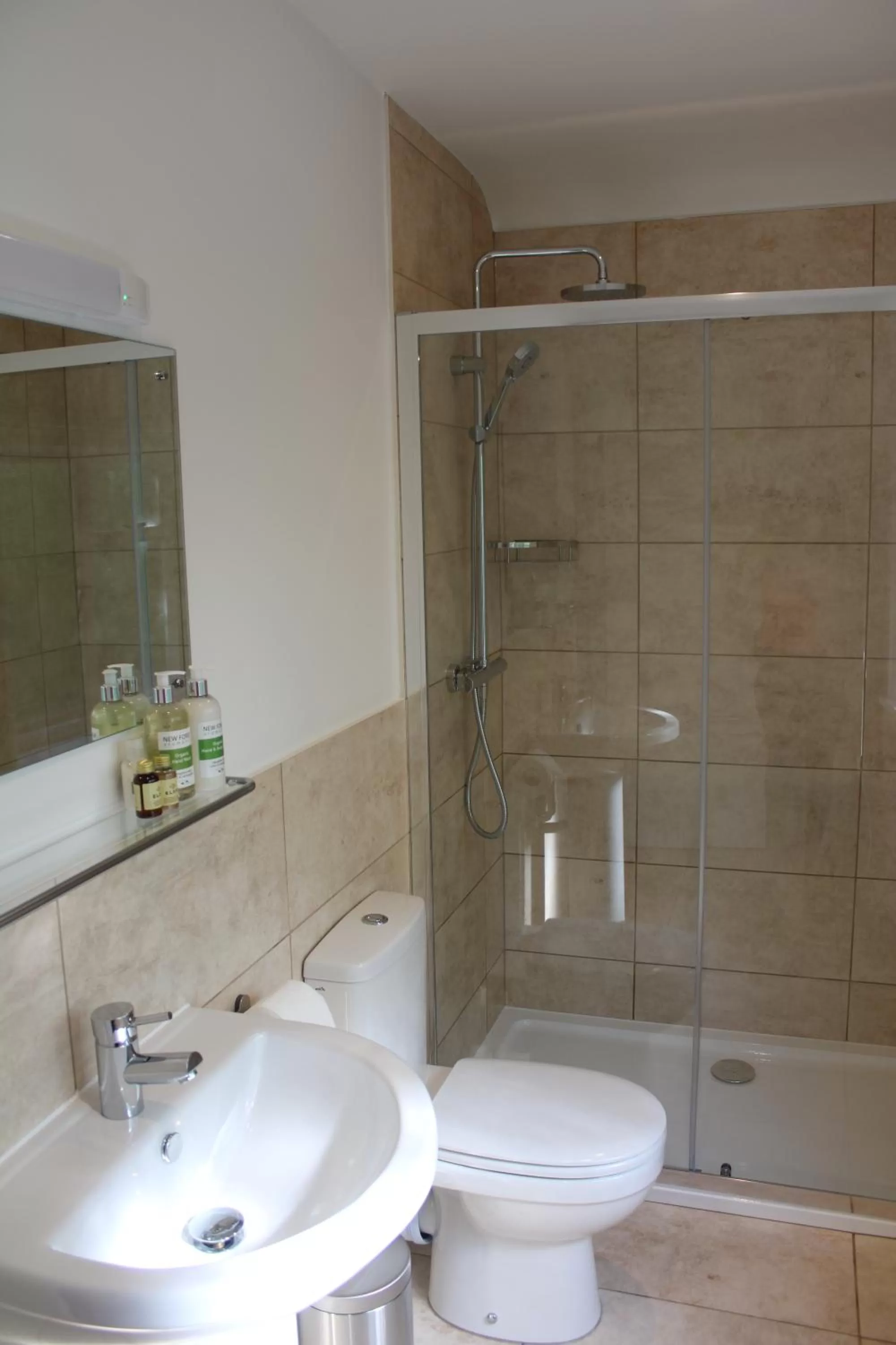 Shower in Monkey Brewhouse