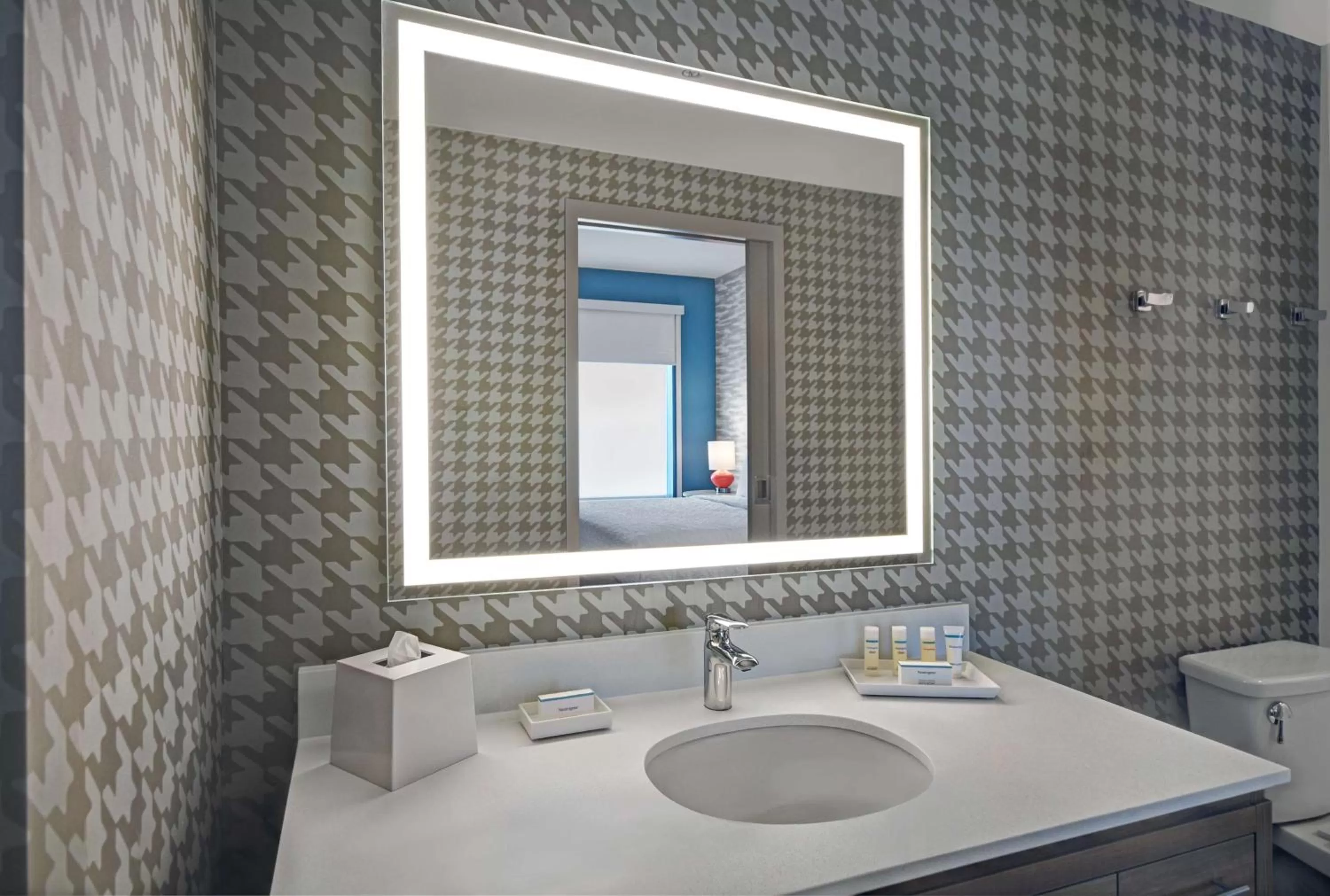 Bed in Home2 Suites by Hilton Houston Medical Center, TX